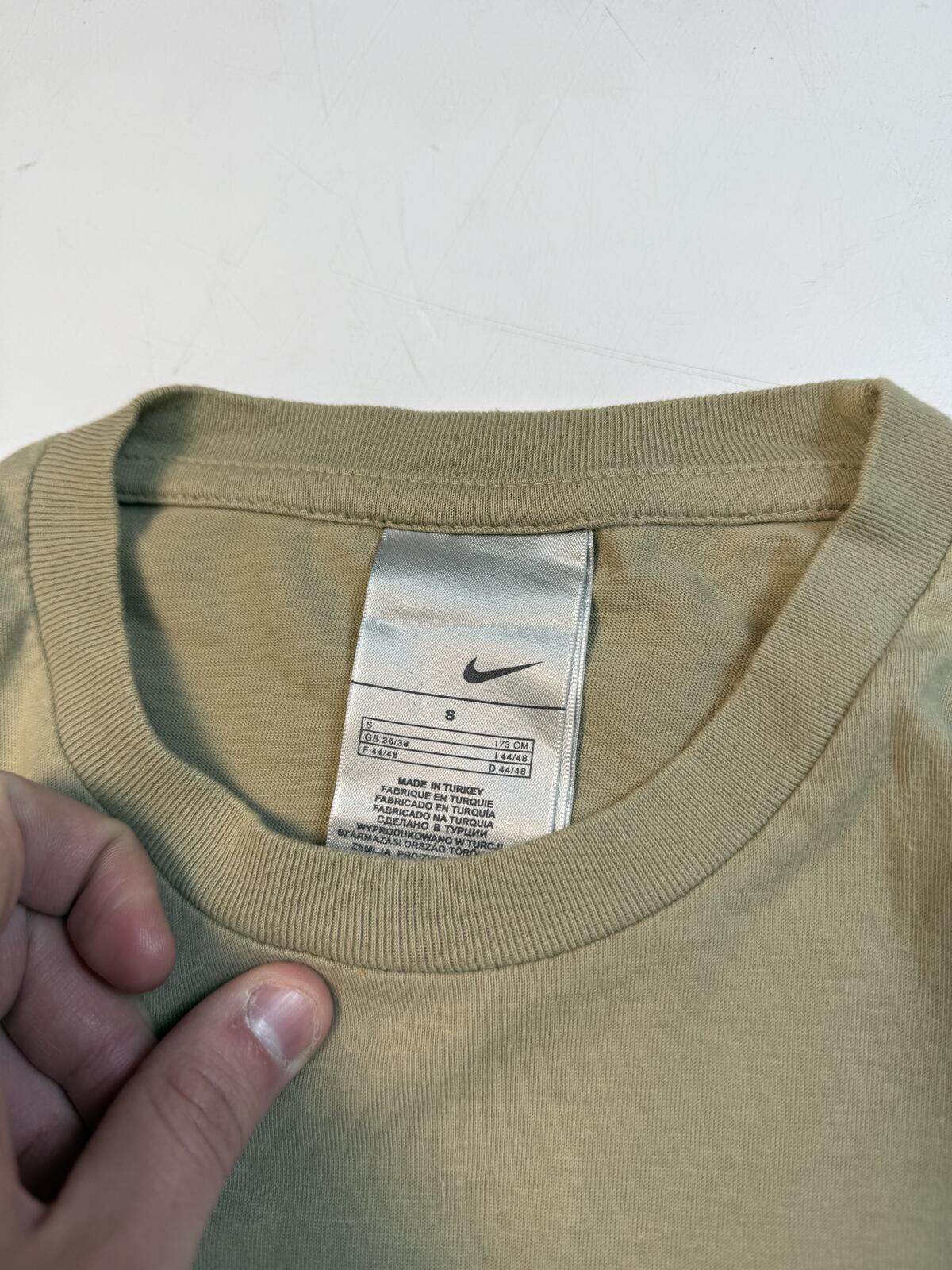 Vintage Y2K Nike graphic tee (S)