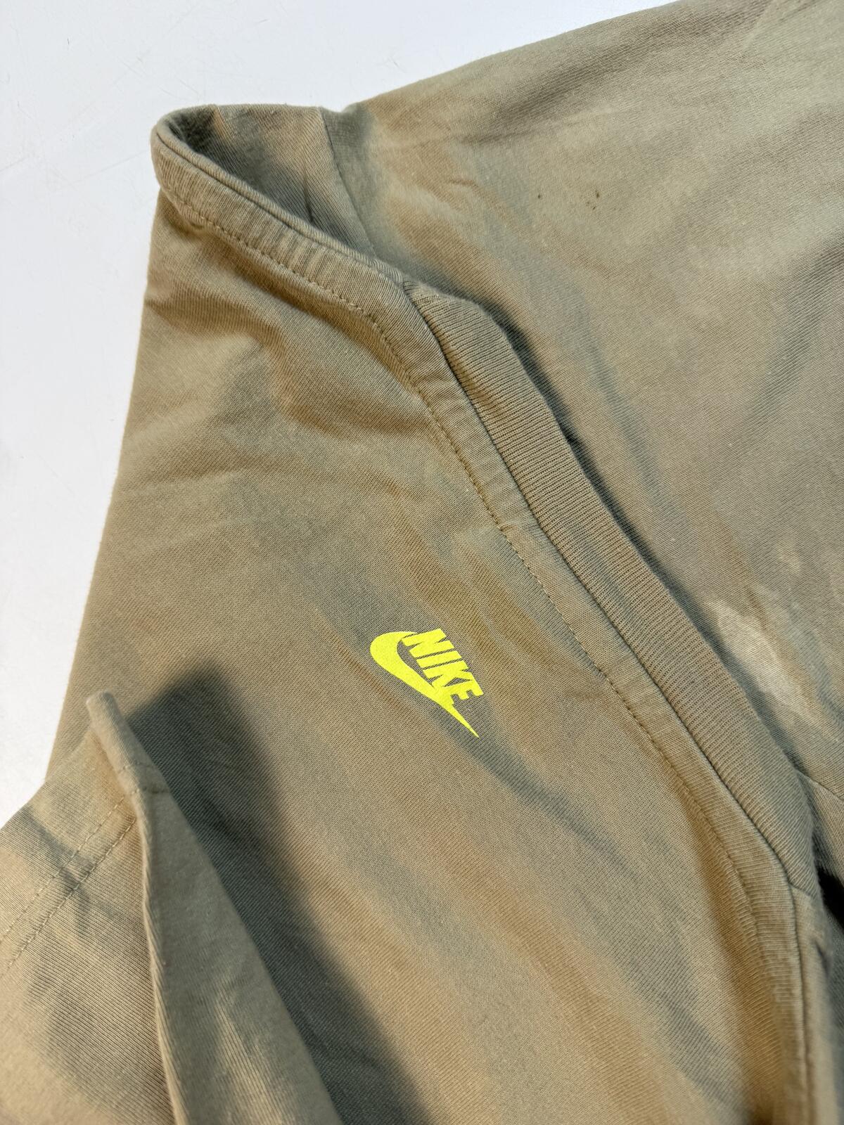 Vintage Y2K Nike graphic tee (S)