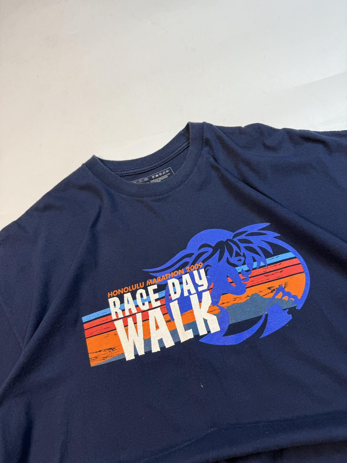 Vintage Nike Honolulu marathon 2009 graphic tee (XXL)