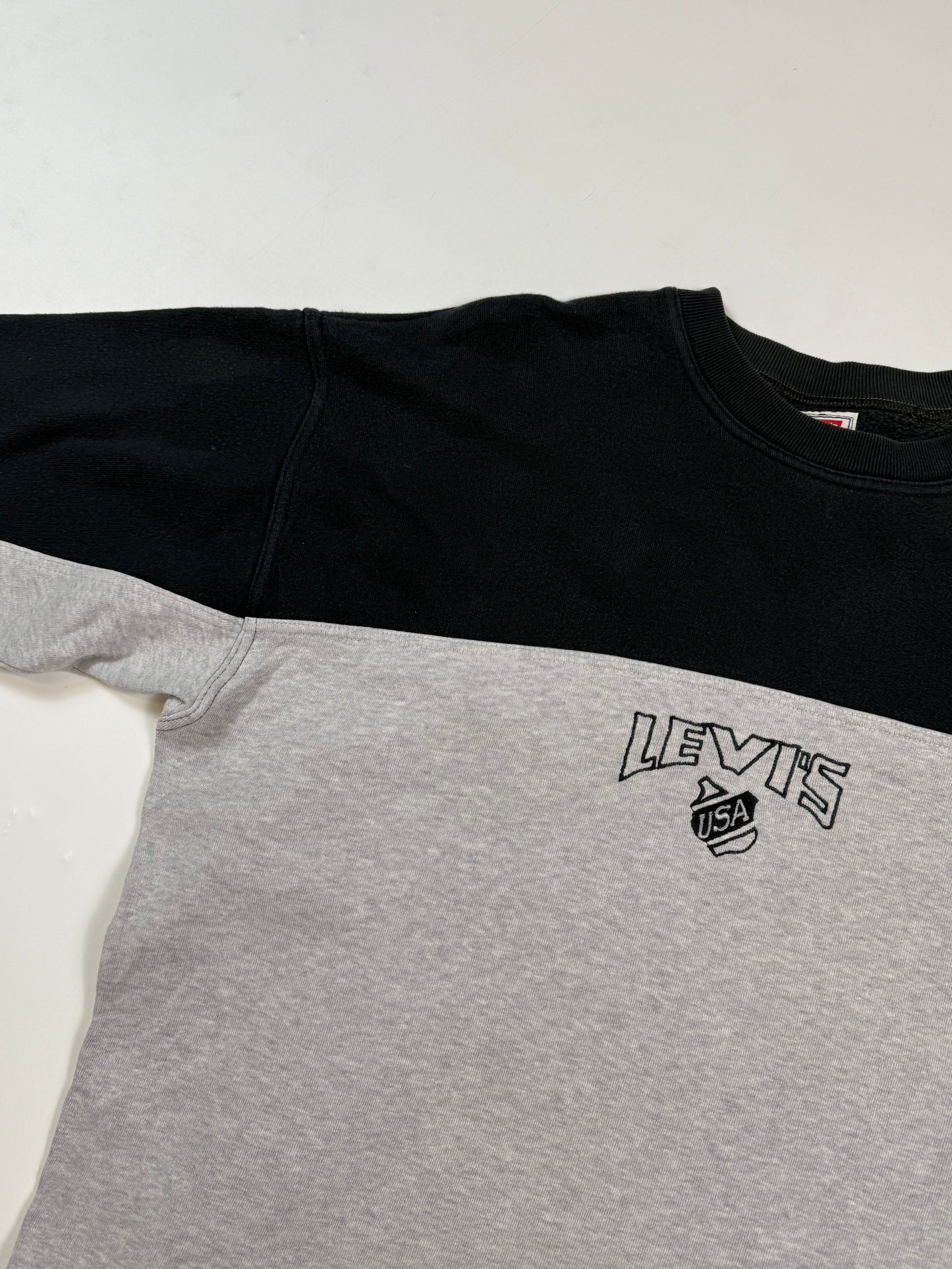 Vintage Levi's spell out sweatshirt (XL)