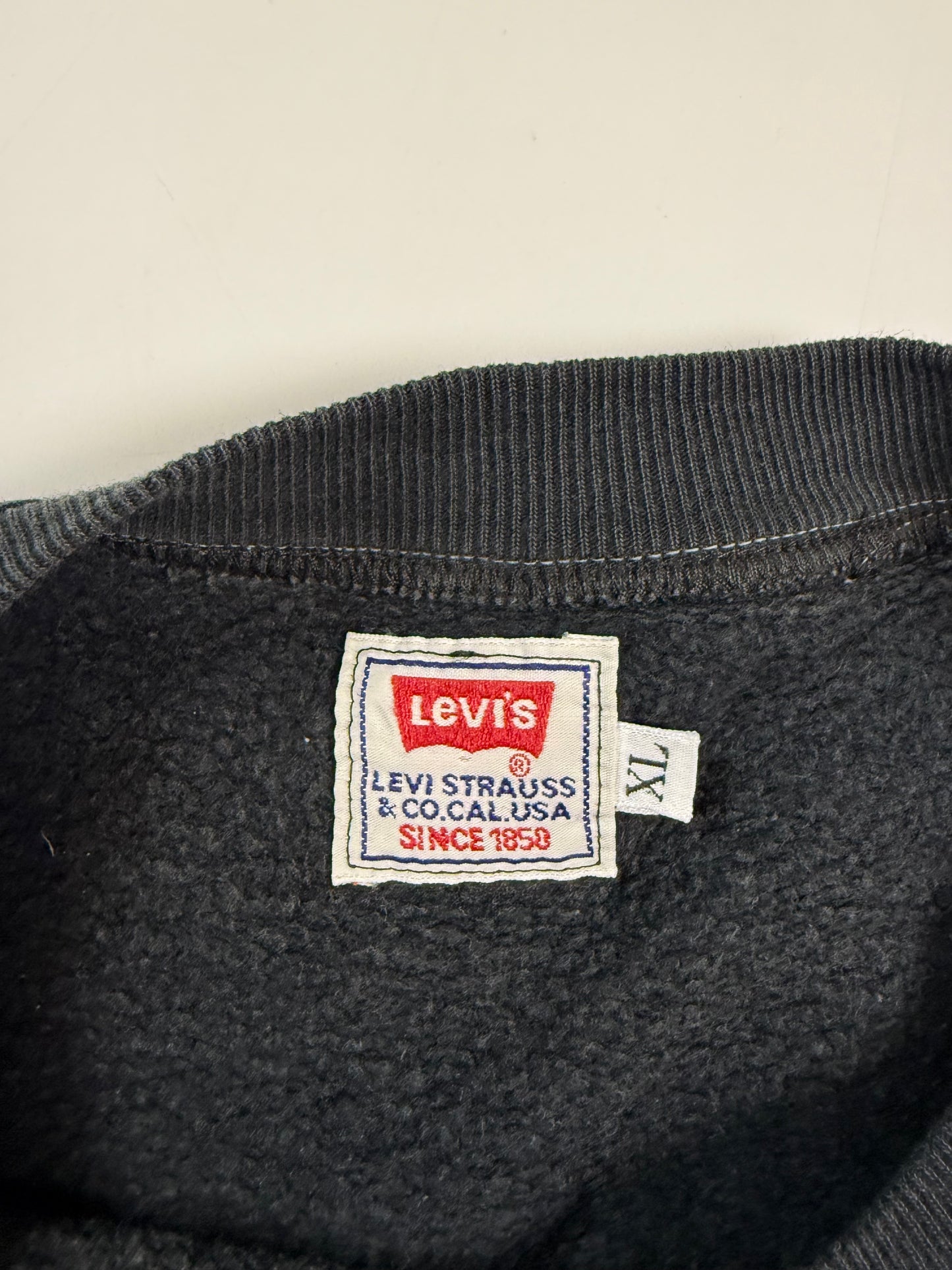 Vintage Levi's spell out sweatshirt (XL)