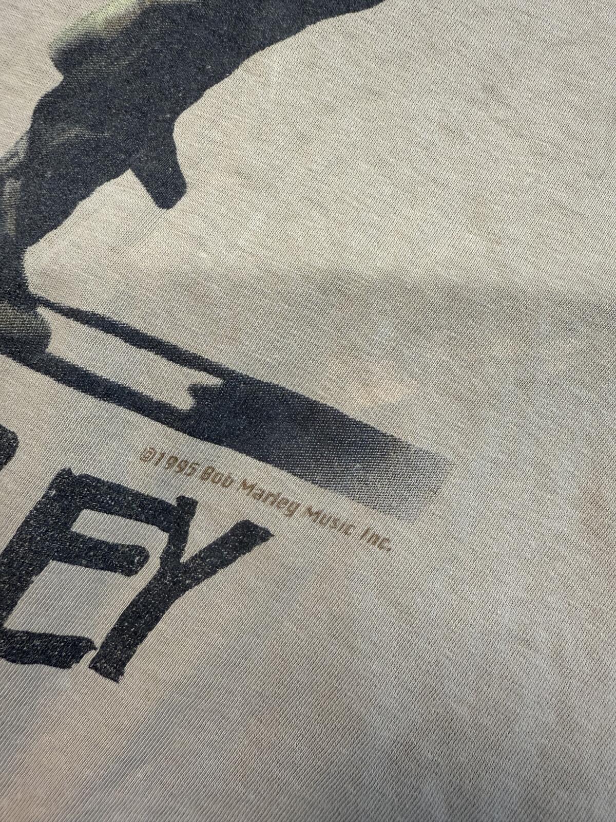 Vintage Bob Marley 1995 graphic tee (L)