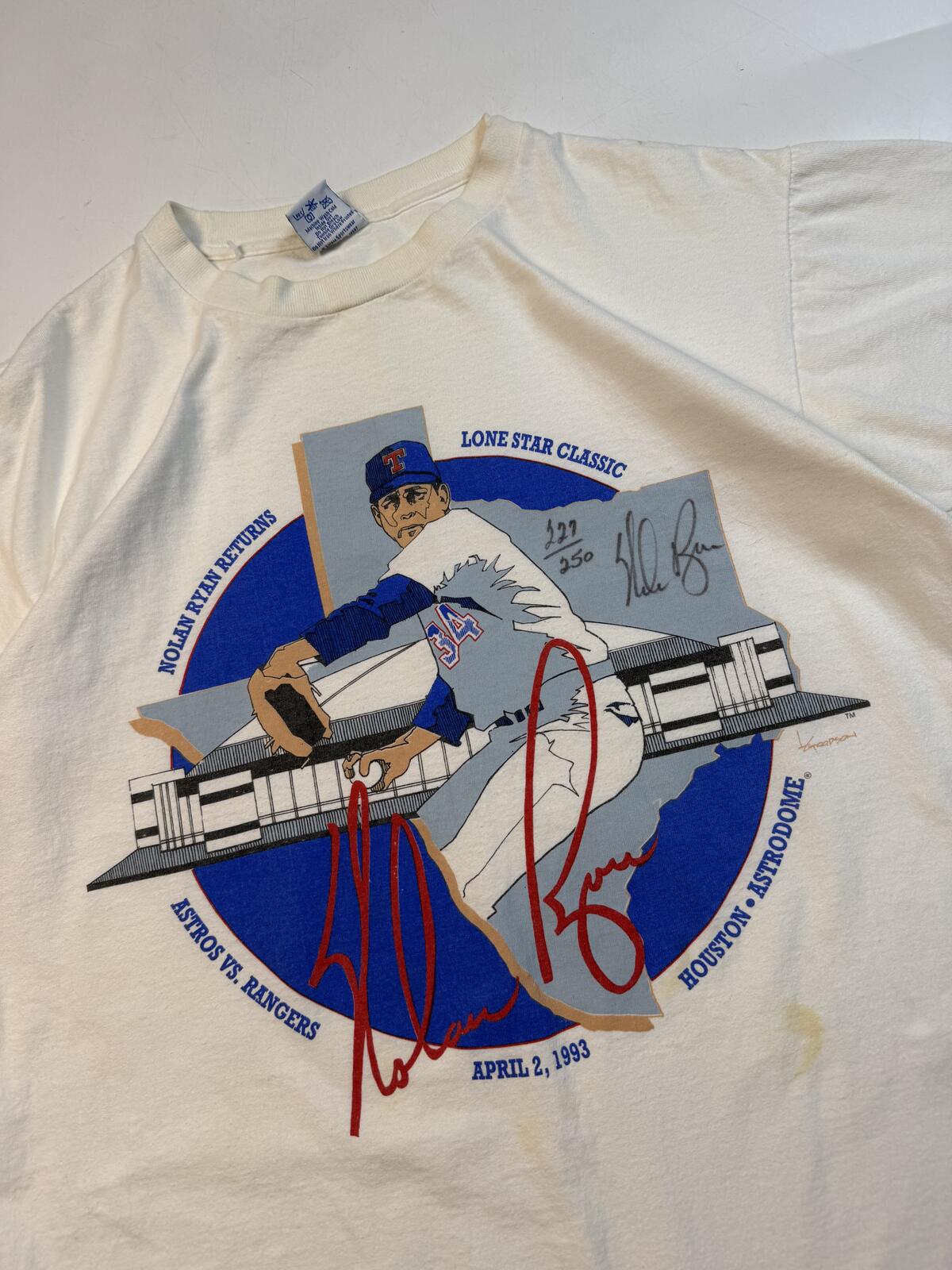 Vintage Nolan Ryan Texas Rangers signed autographed graphic tee (L)