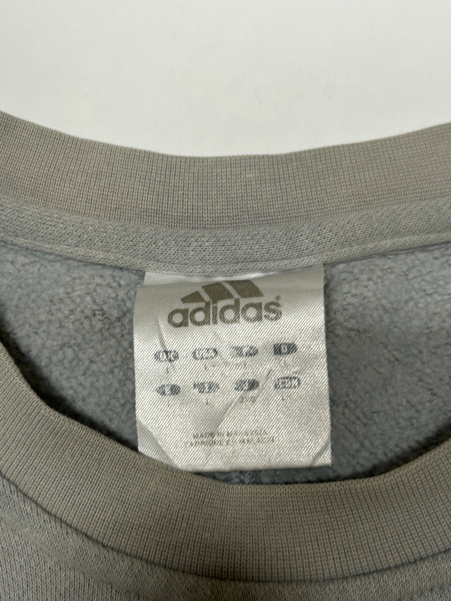 Vintage Adidas centre logo sweatshirt (L)