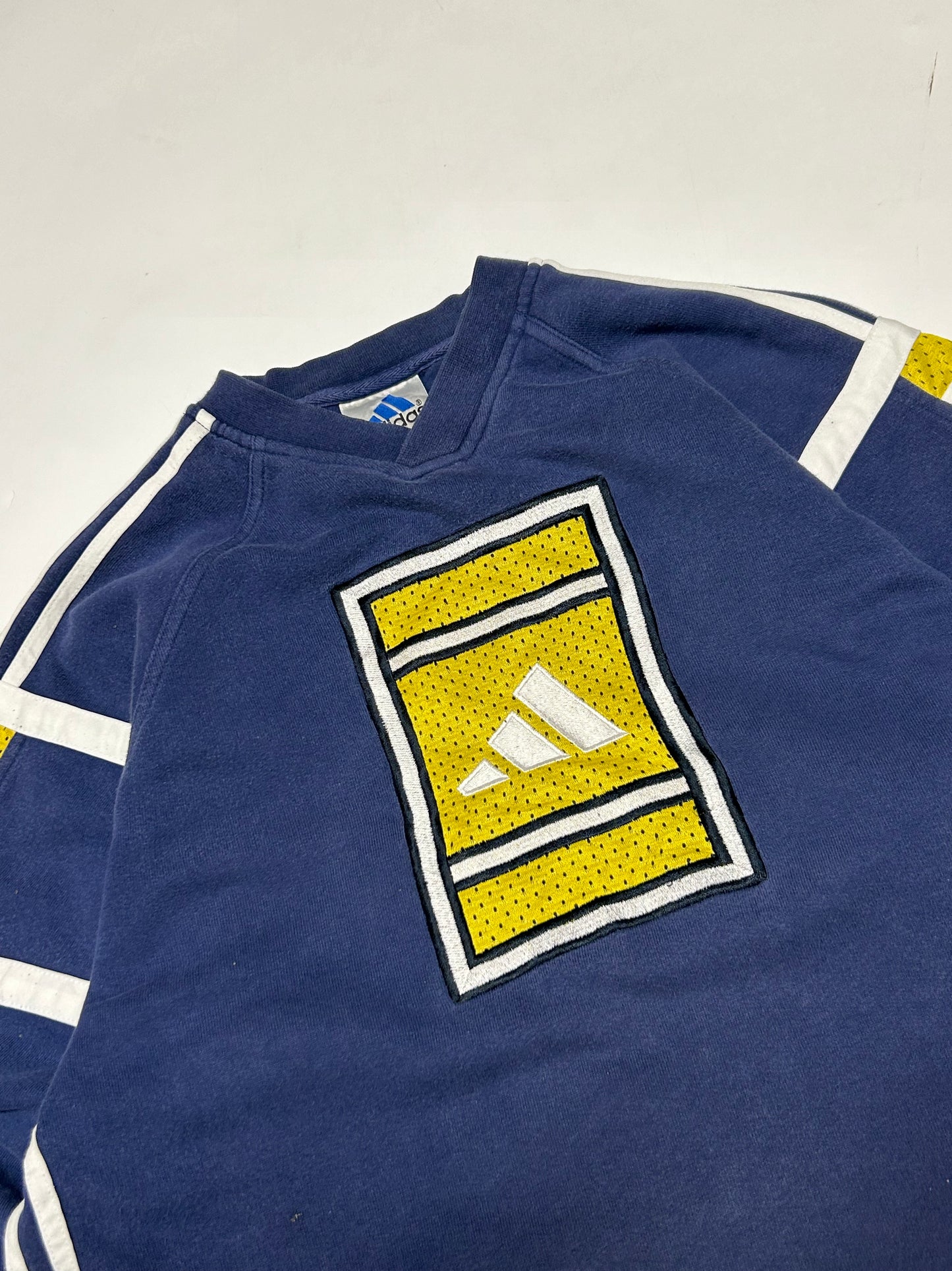 Vintage 90s Adidas centre logo sweatshirt (S)
