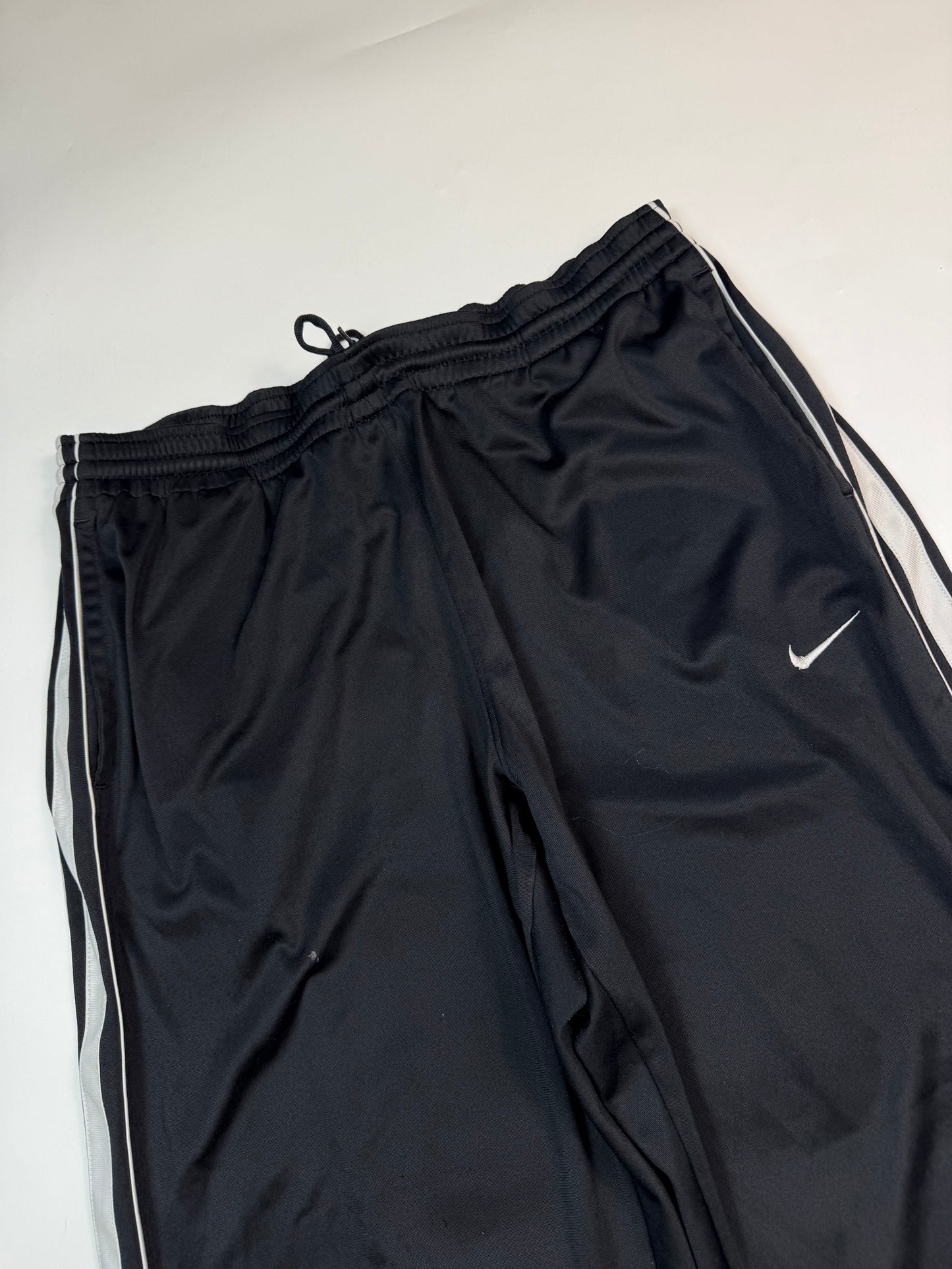 Vintage Nike side stripe baggy track pants (M)