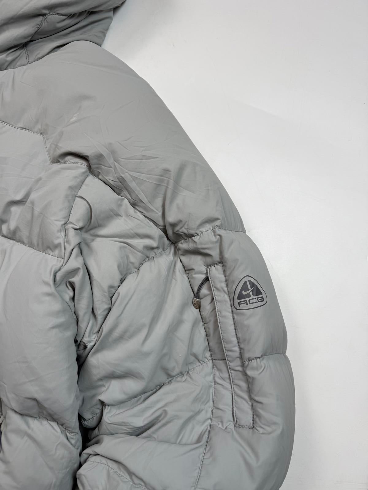 Vintage Nike ACG hooded puffer jacket (L)