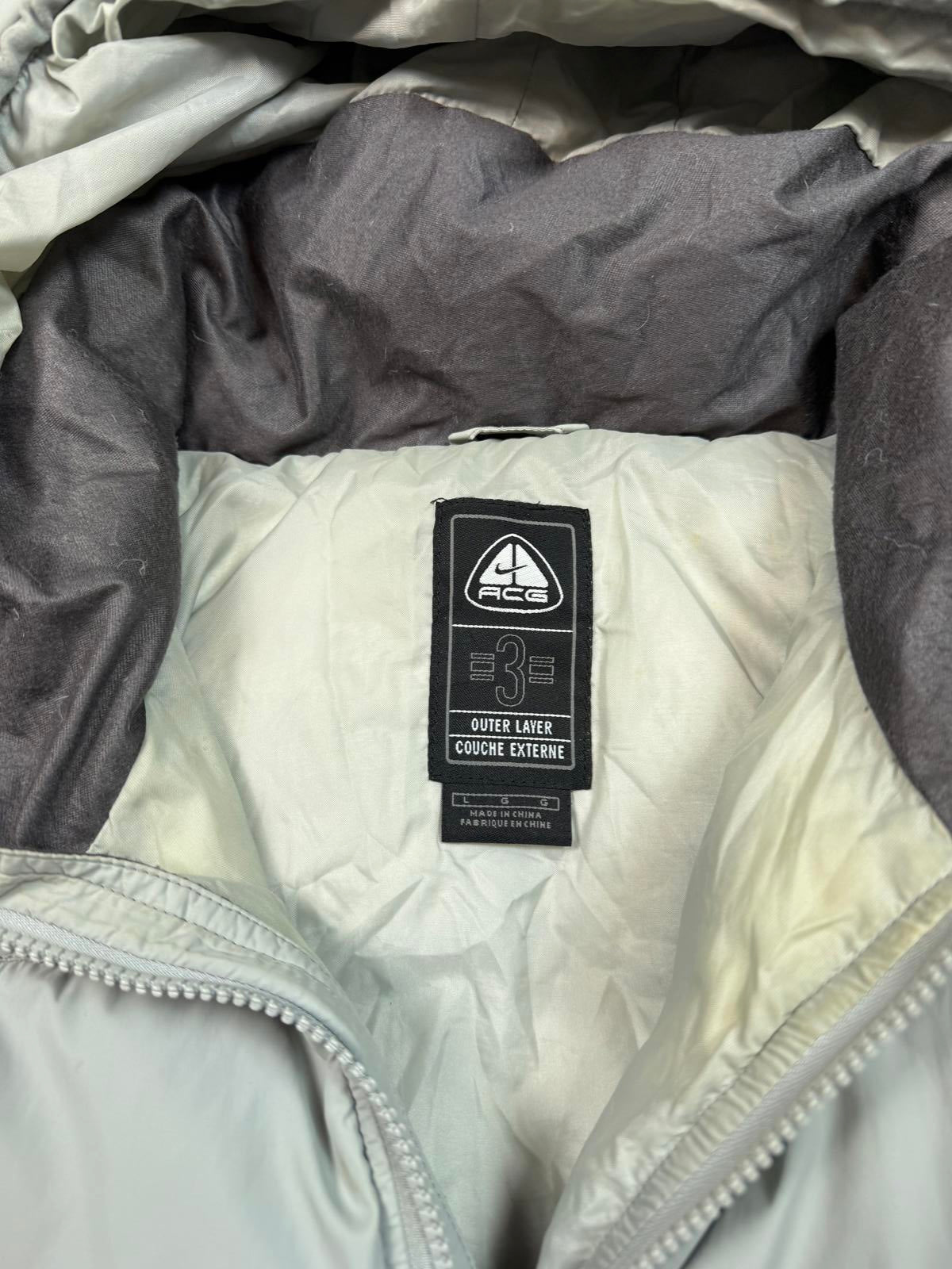 Vintage Nike ACG hooded puffer jacket (L)