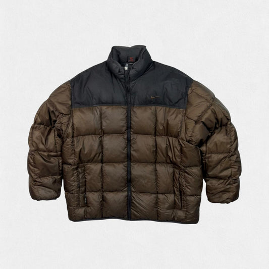 Vintage 90s Nike puffer jacket (L)