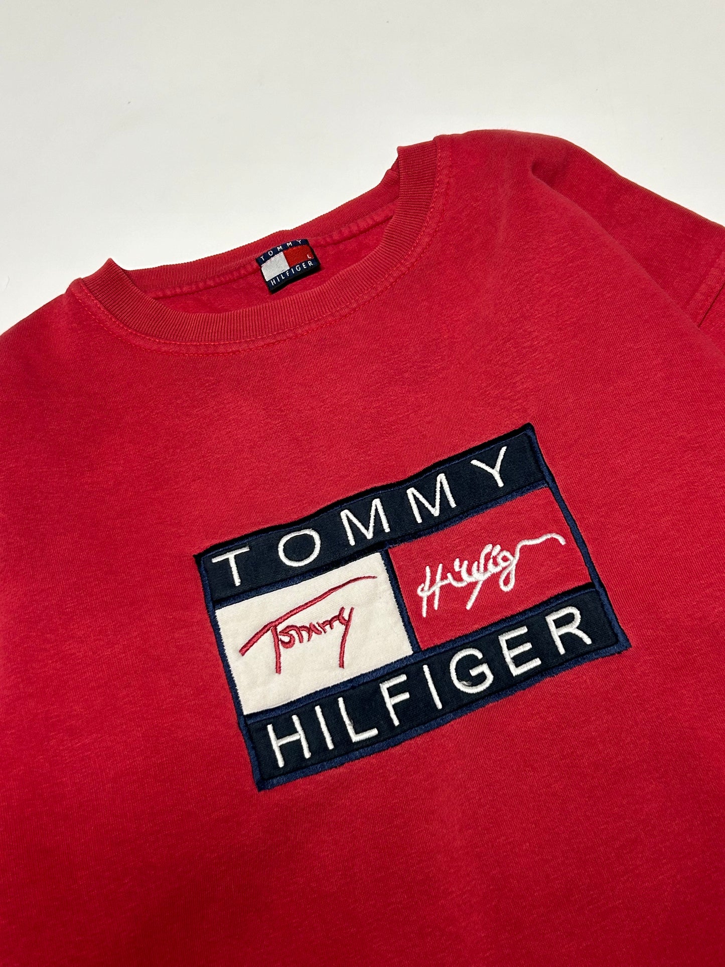 Vintage 90s Tommy Hilfiger big logo sweatshirt (L)