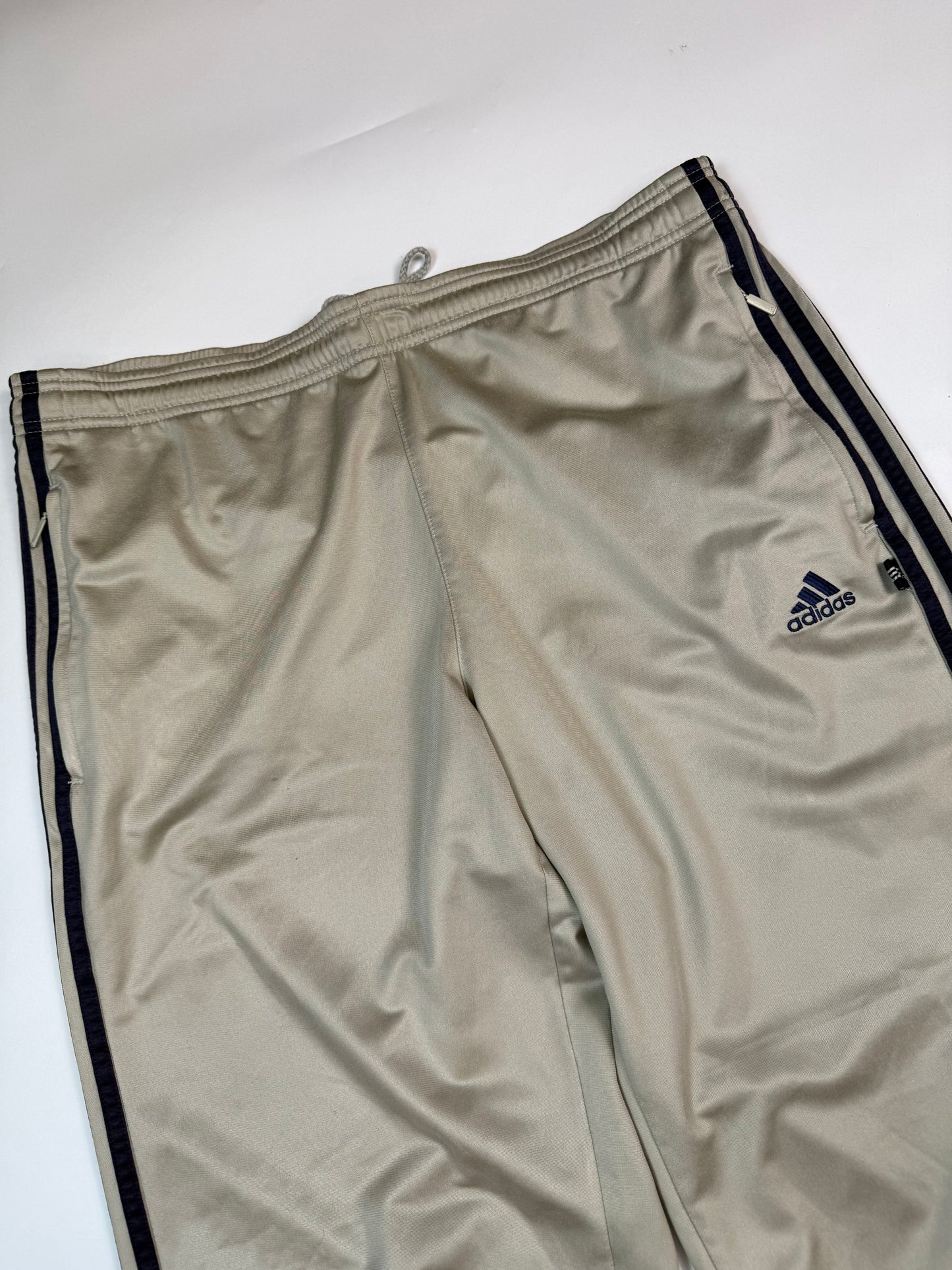 Vintage Adidas baggy track pants (L)