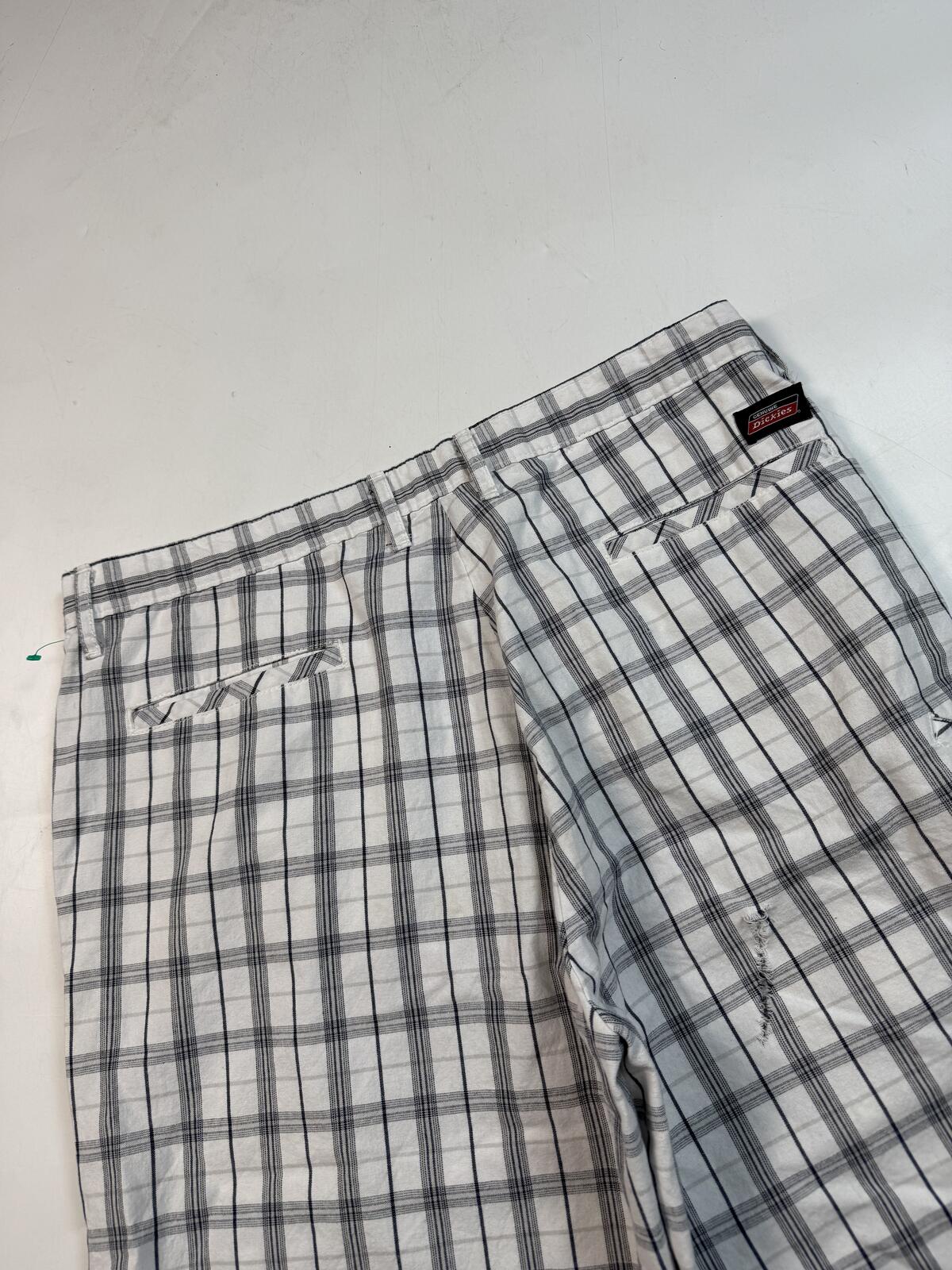 Vintage Dickies baggy checkered shorts (W36)