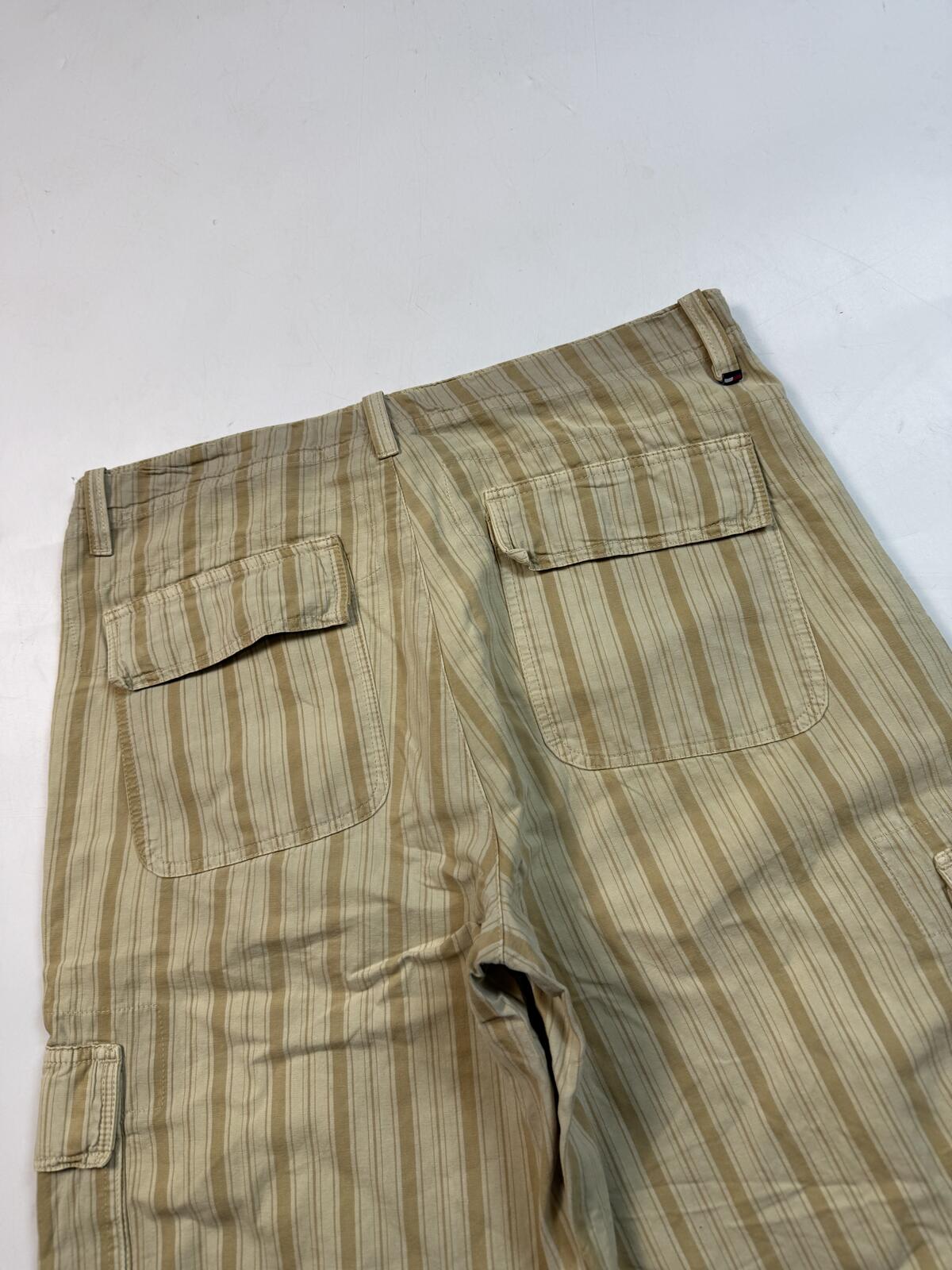 Vintage Tommy Hilfiger baggy striped cargo shorts (W34)