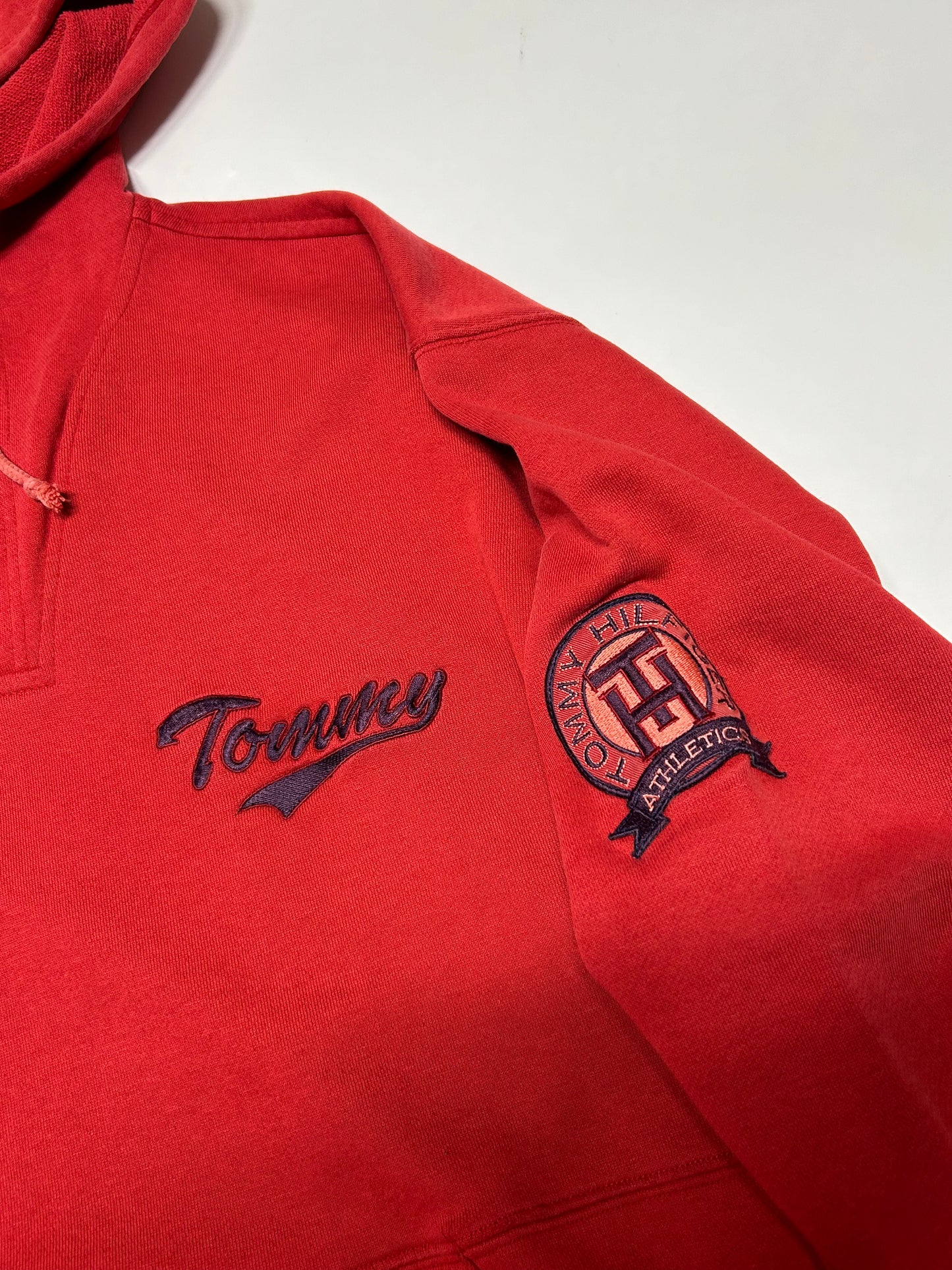 Vintage 90s Tommy Hilfiger spell out hoodie (L)