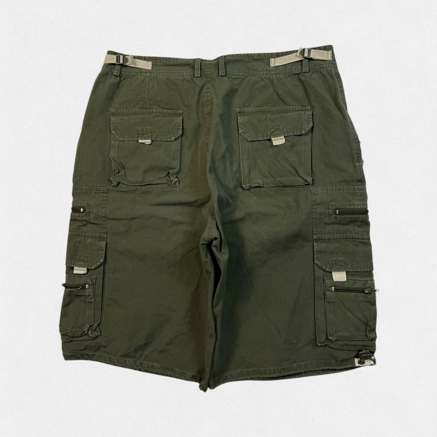 Vintage Baggy technical cargo shorts (W36)