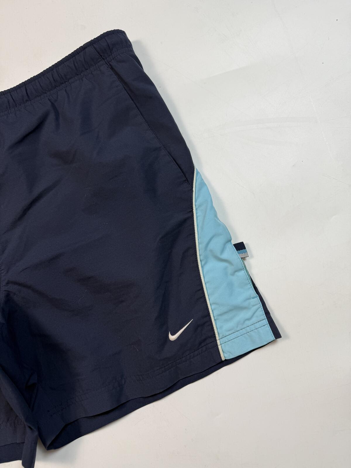 Vintage Y2K Nike baggy sport shorts (L)