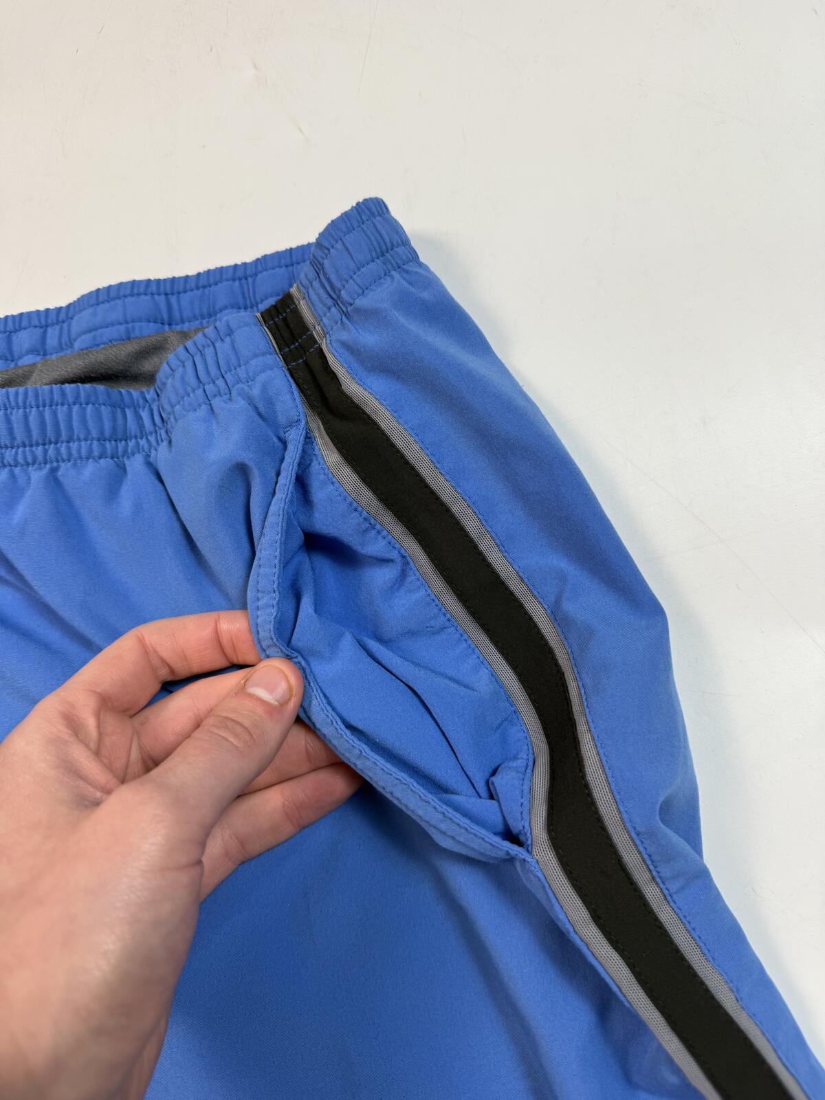 Vintage Nike baggy sport shorts (M)