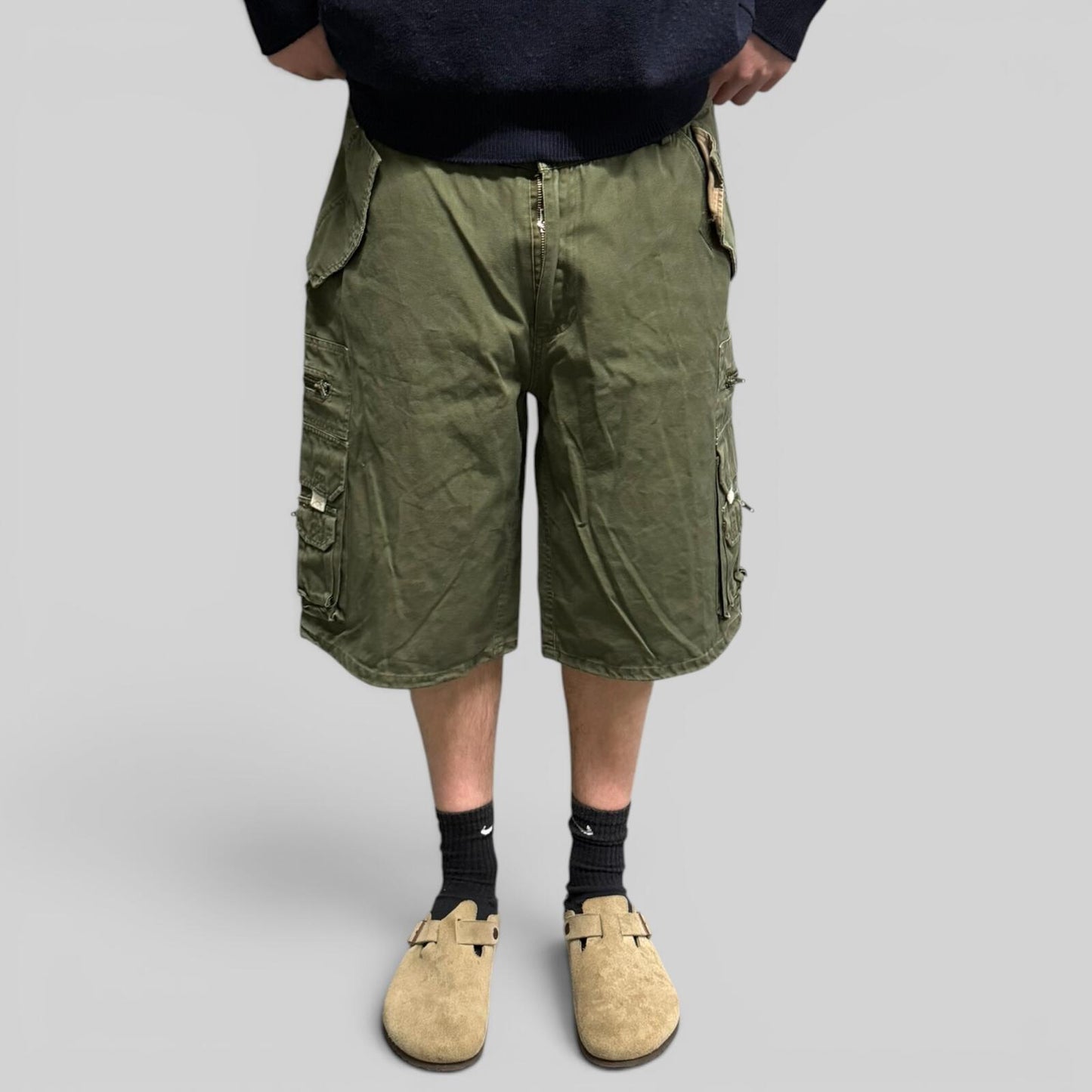 Vintage Baggy technical cargo shorts (W36)