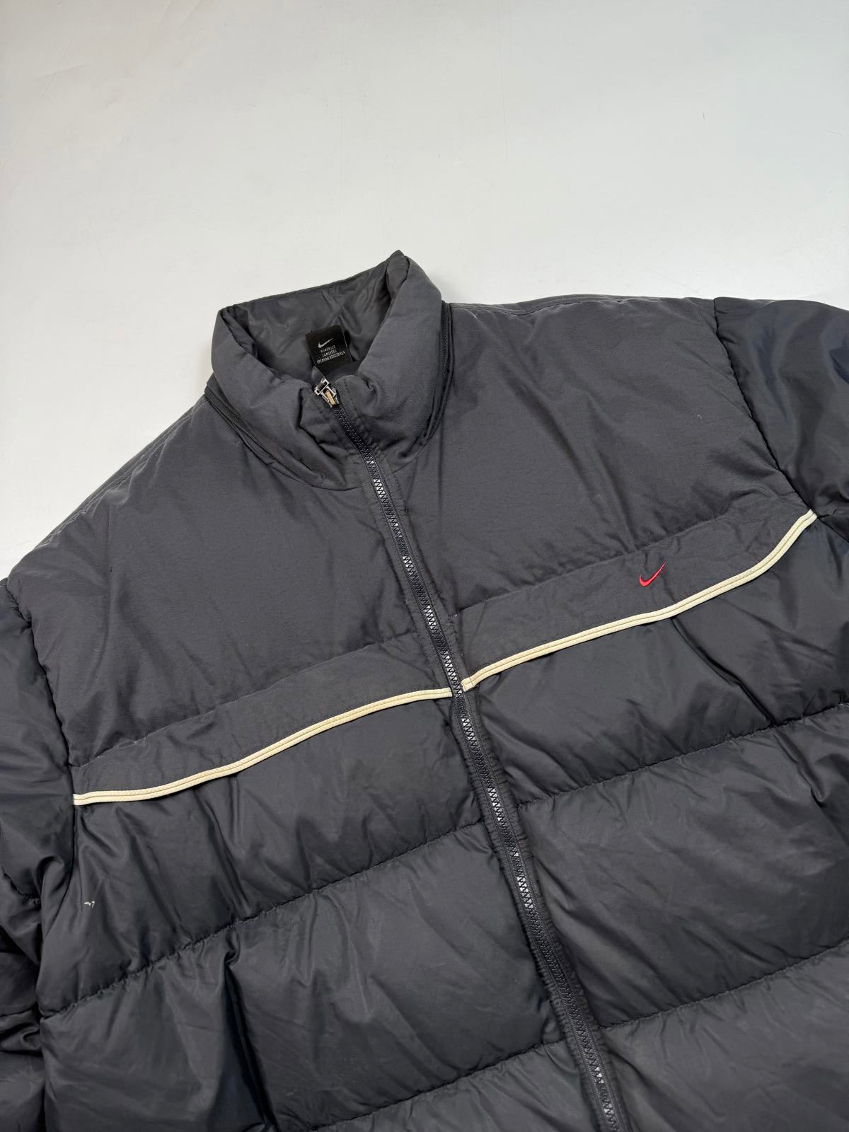 Vintage Nike puffer jacket (XL)