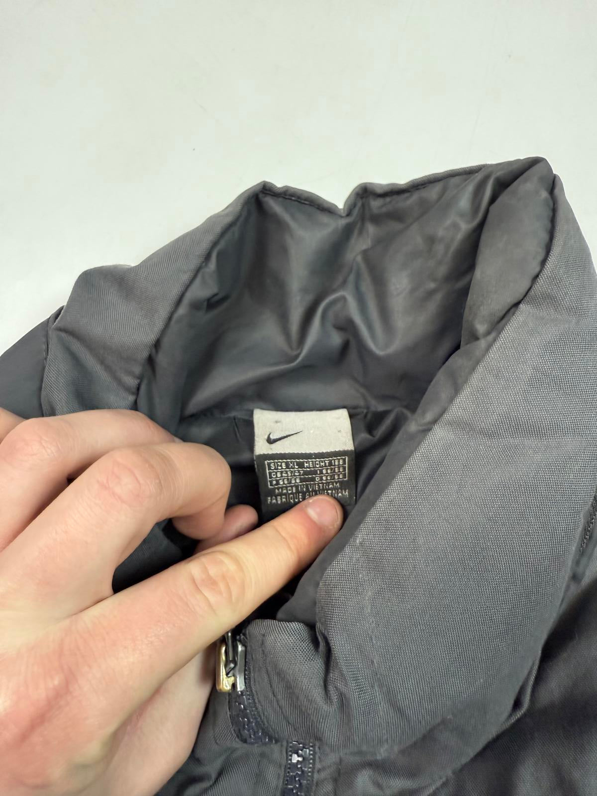 Vintage Nike puffer jacket (XL)