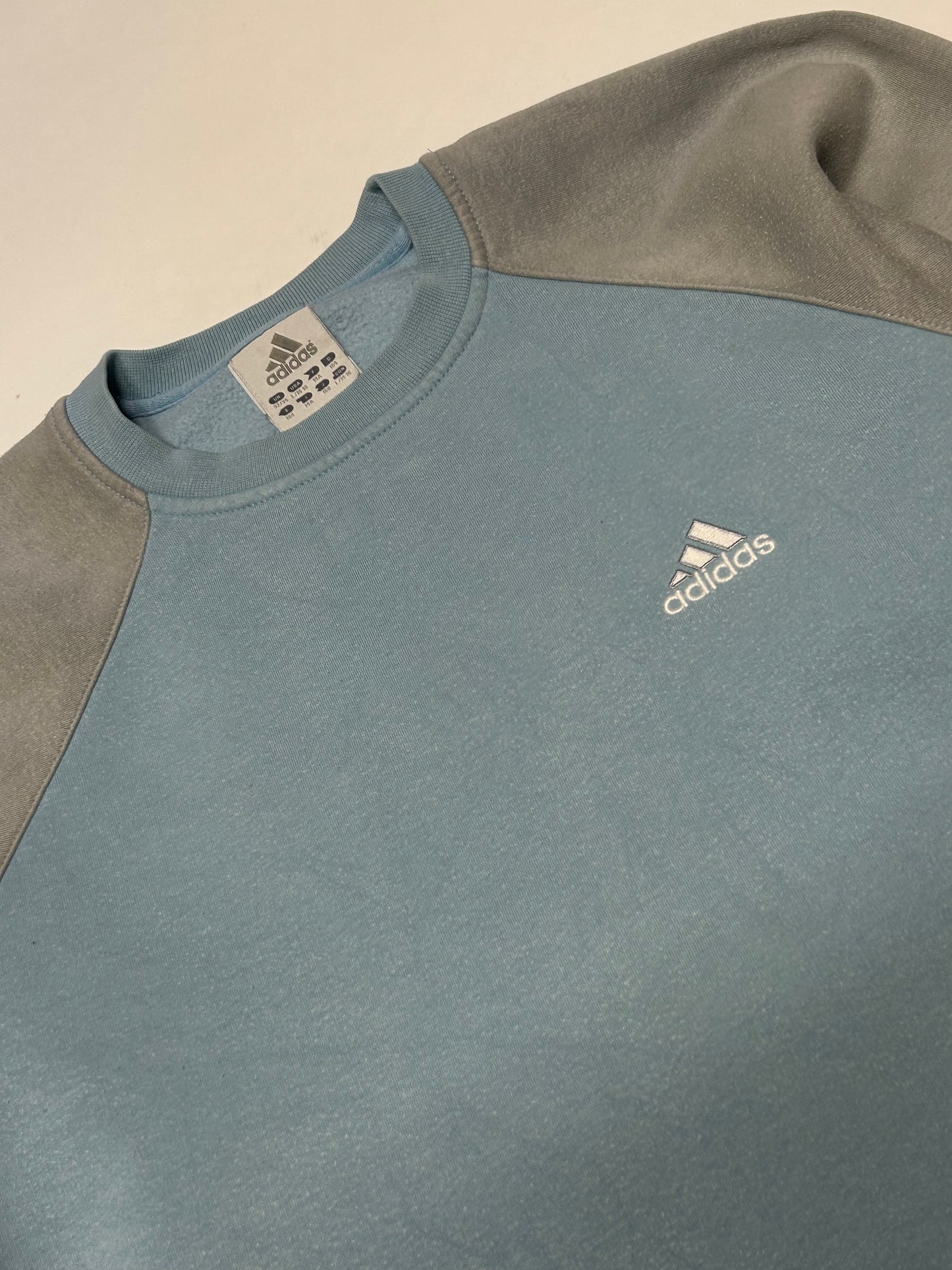 Vintage Adidas small logo sweatshirt (S)