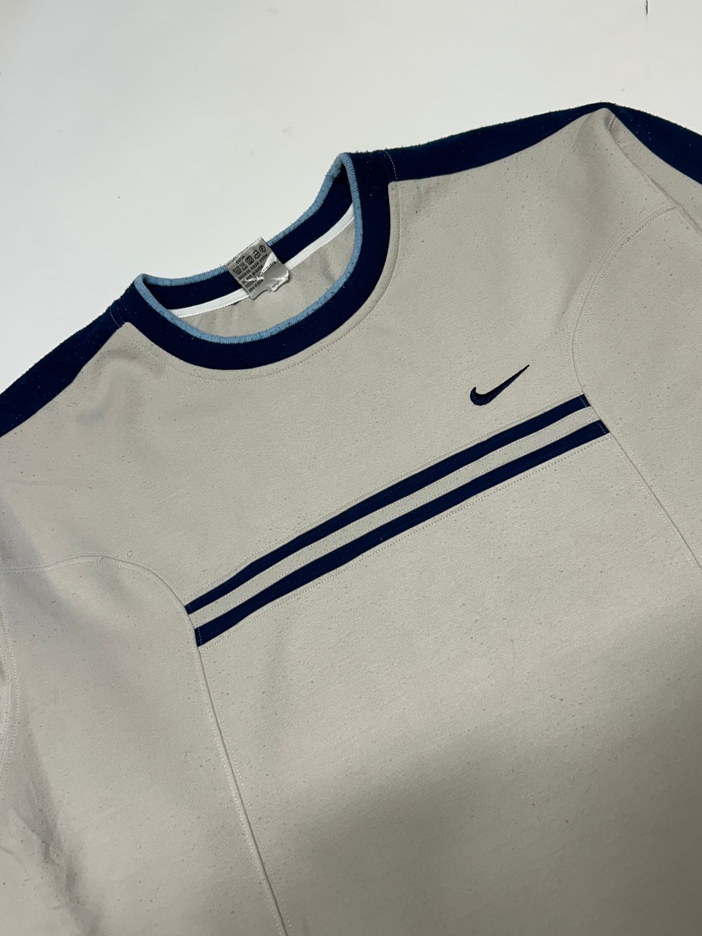 Vintage 90s Nike mini swoosh sweatshirt (XL)