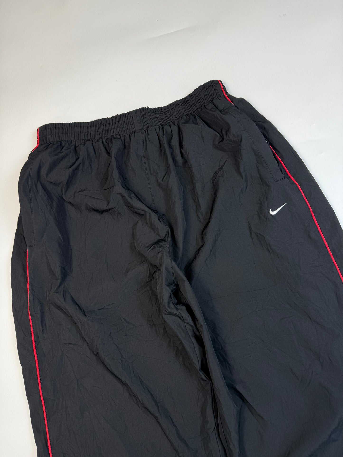 Vintage Nike mini swoosh baggy track pants (M)