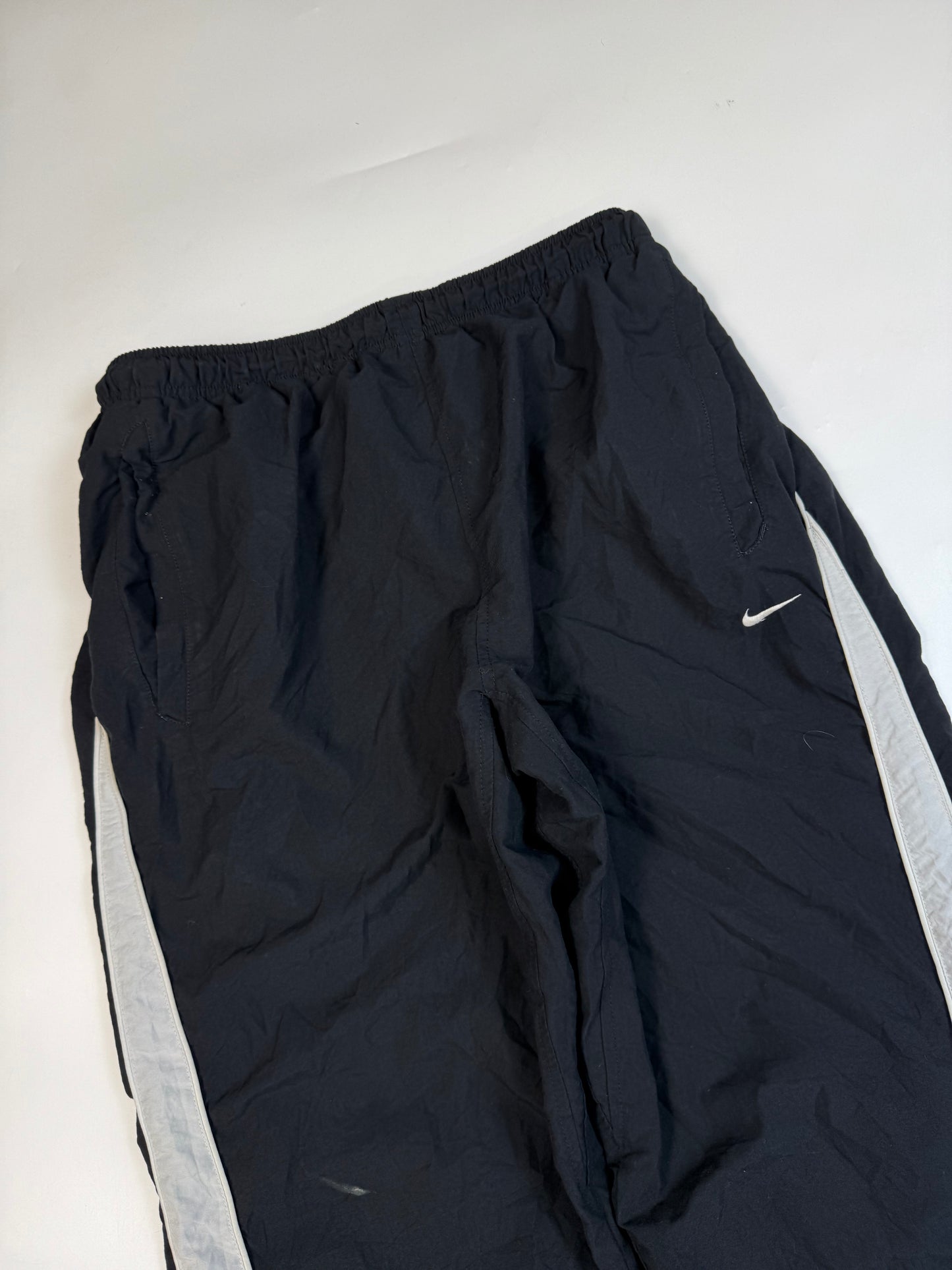 Vintage Nike baggy side stripe track pants (L)