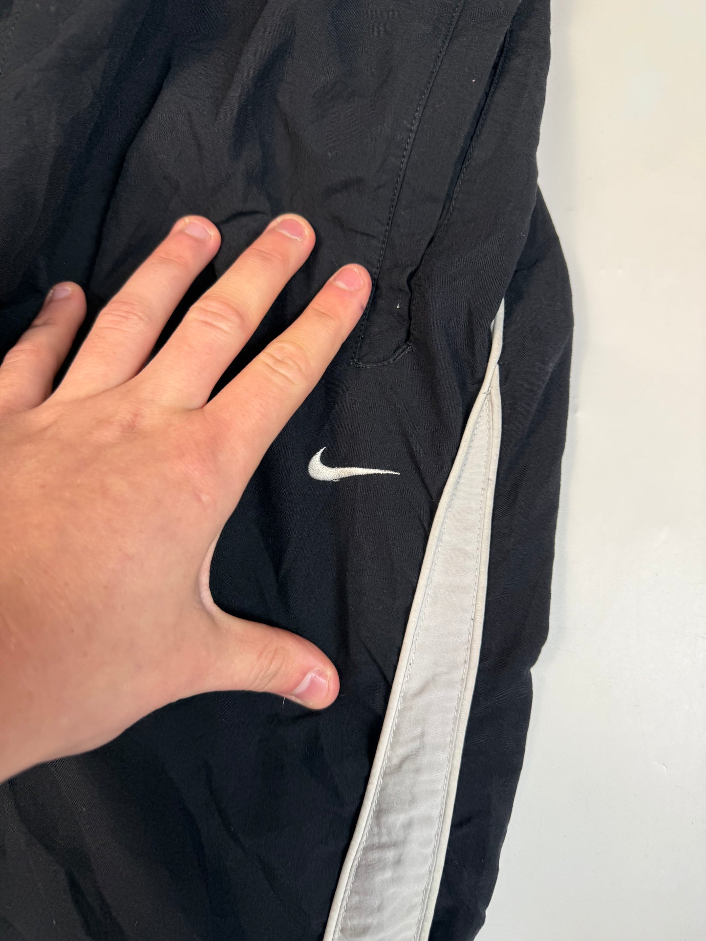Vintage Nike baggy side stripe track pants (L)