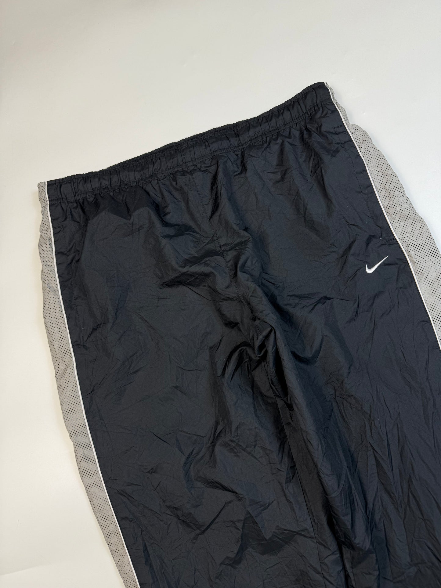 Vintage Nike side stripe baggy track pants (L)
