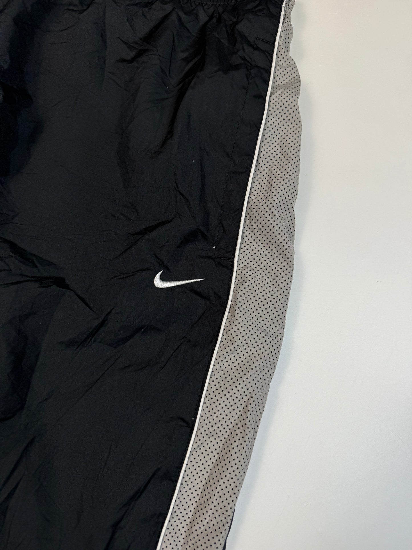 Vintage Nike side stripe baggy track pants (L)