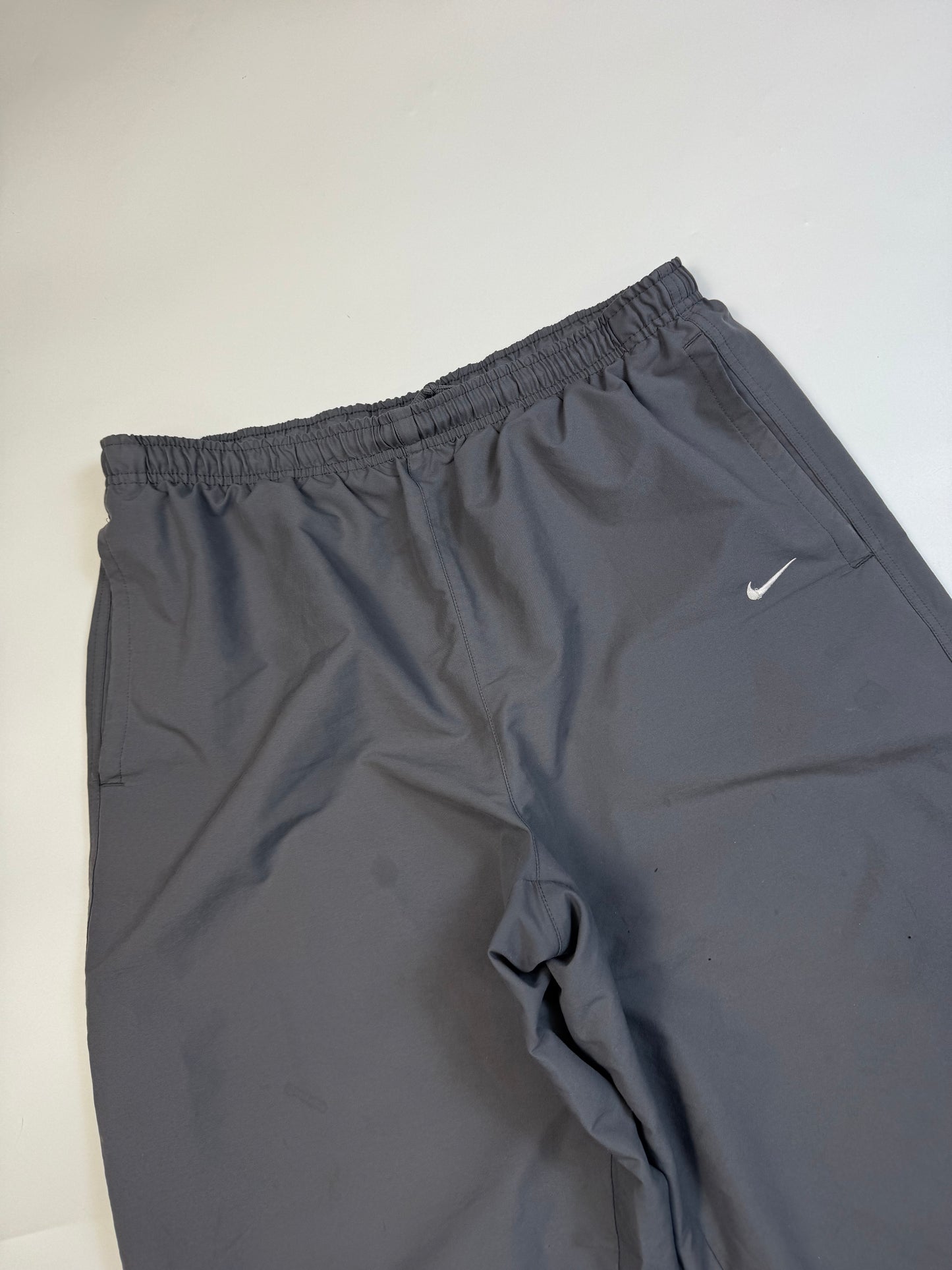 Vintage Nike mini swoosh baggy track pants (M)