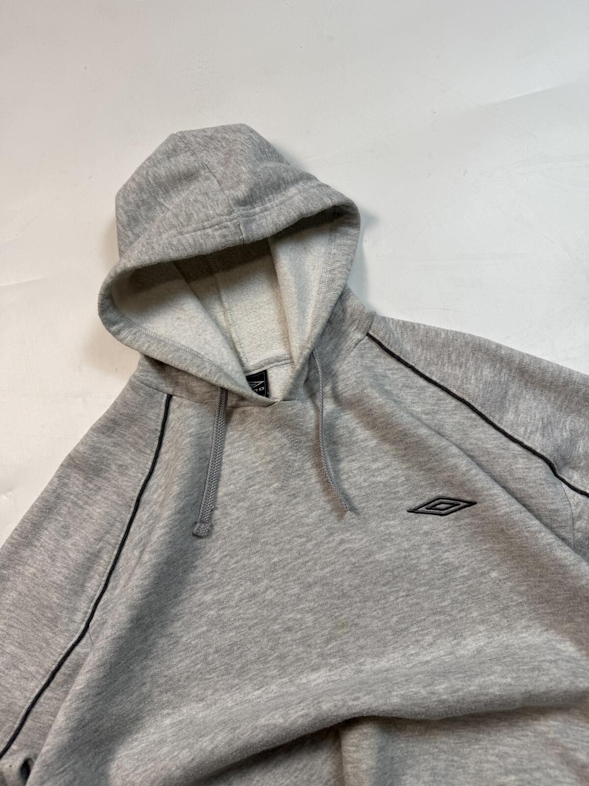 Vintage Umbro small logo hoodie (L)