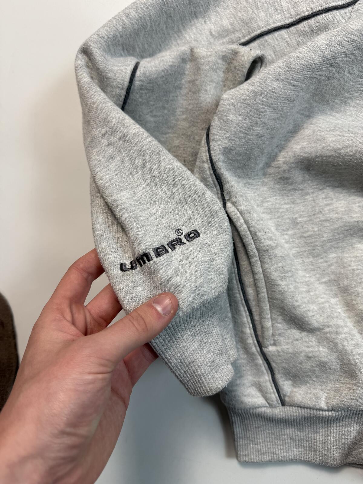 Vintage Umbro small logo hoodie (L)