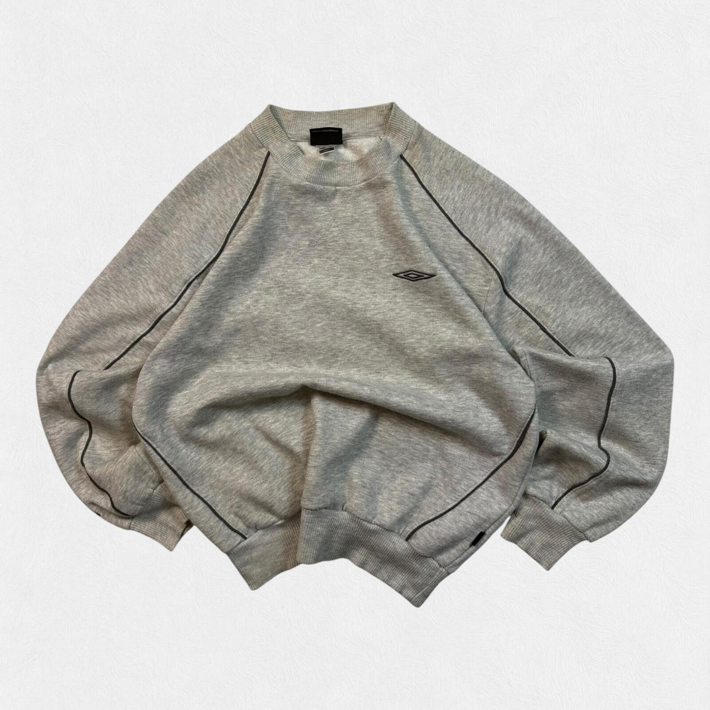 Vintage Y2K Umbro small logo sweatshirt (S)