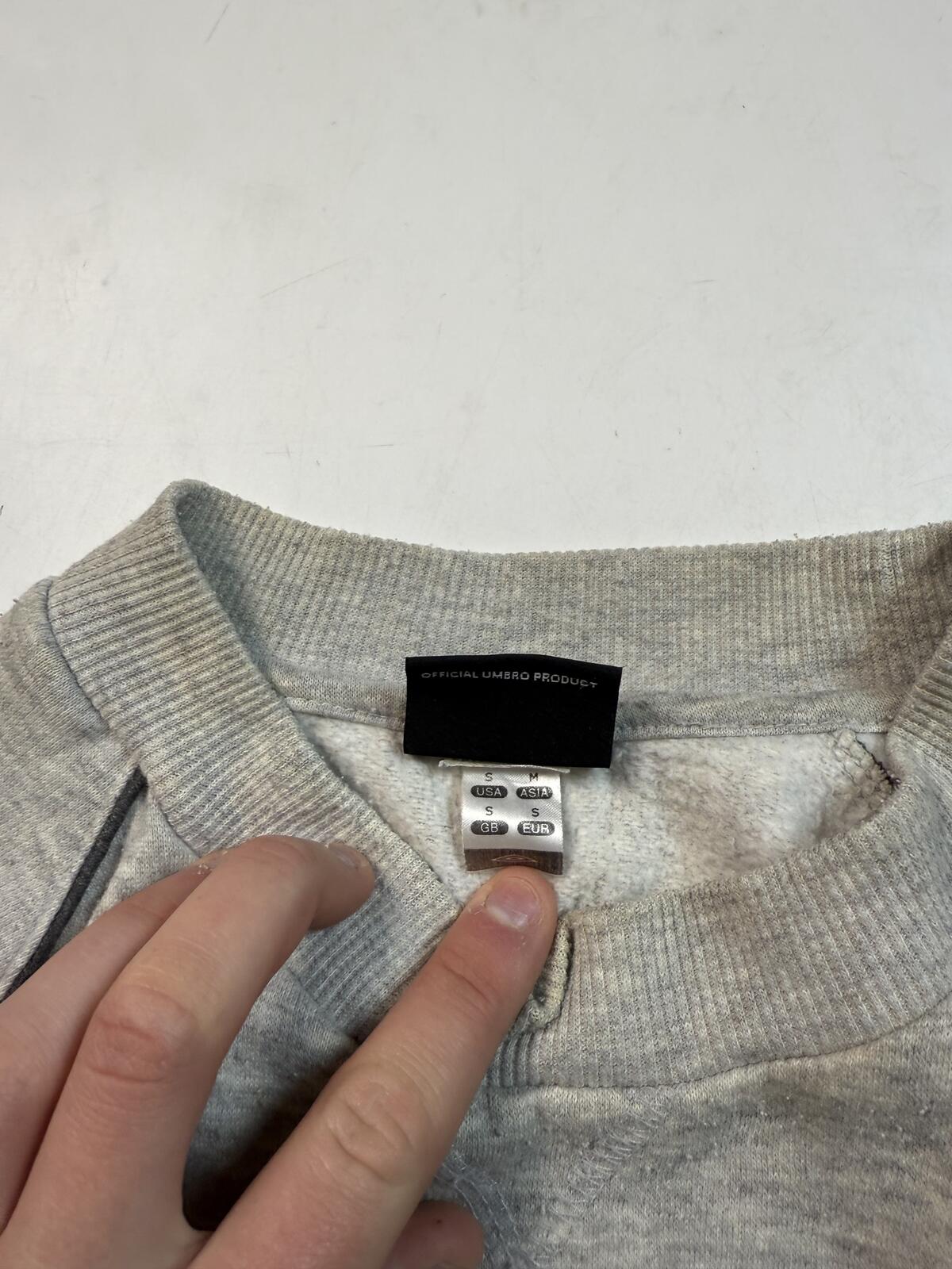 Vintage Y2K Umbro small logo sweatshirt (S)