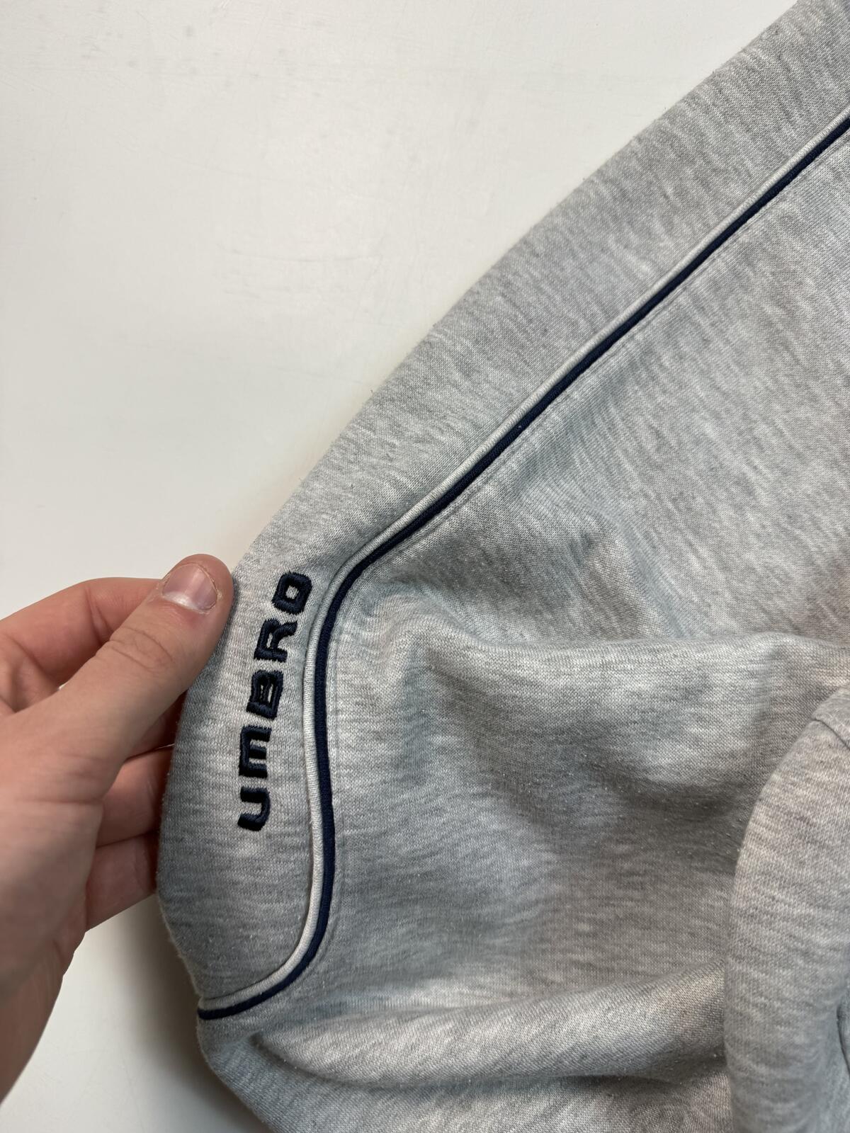Vintage Y2K Umbro small logo sweatshirt (L)