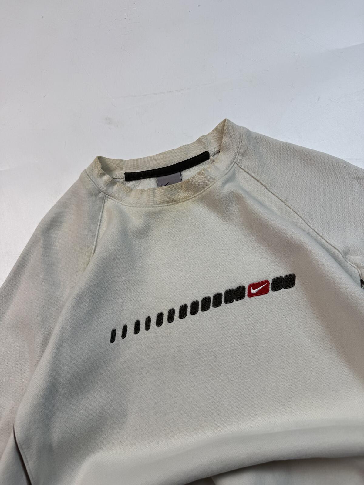 Vintage Y2K Nike centre logo sweatshirt (L)