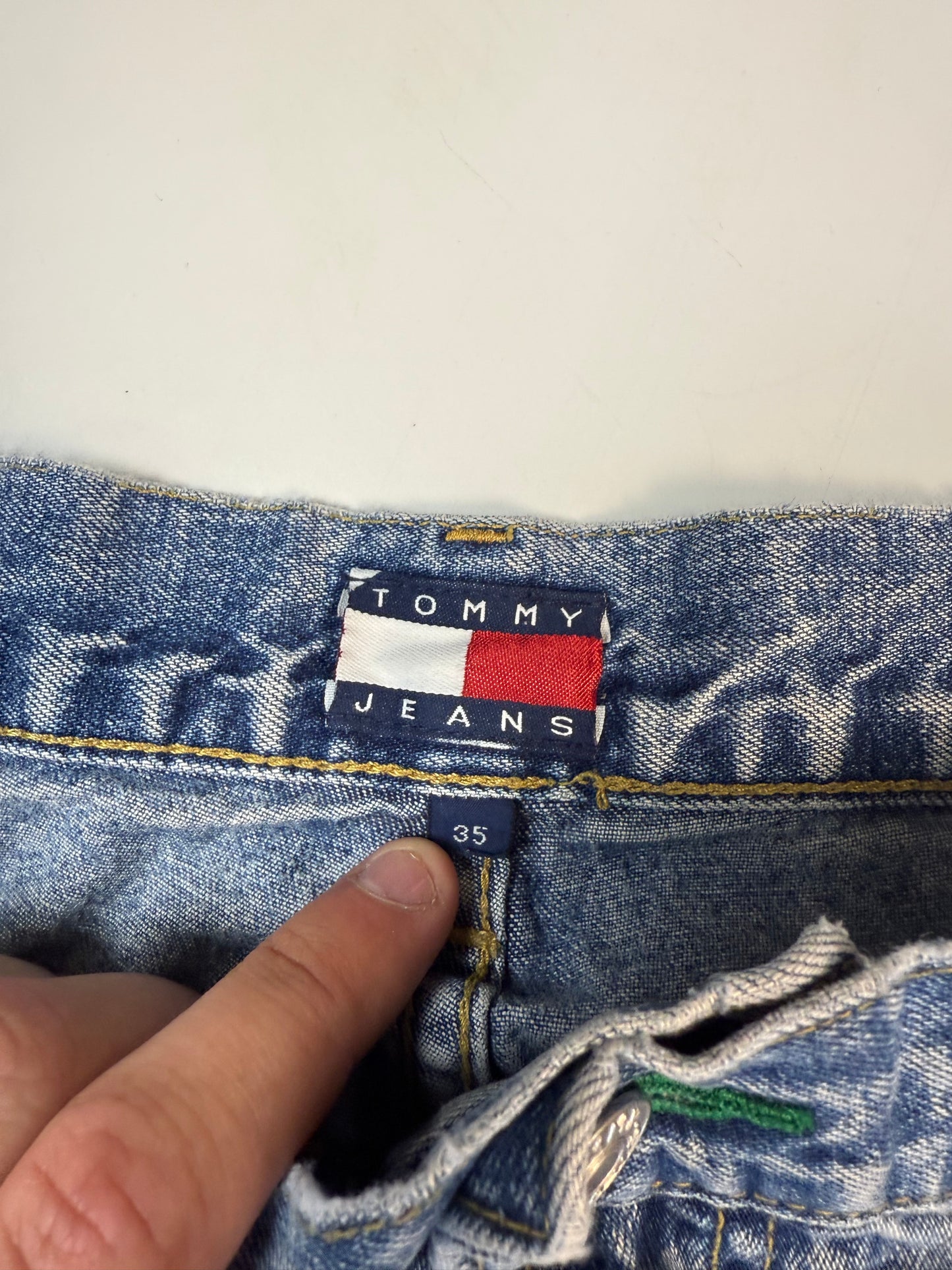 Tommy Hilfiger baggy jorts (W34)