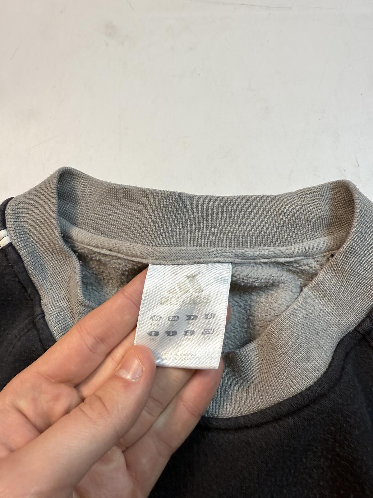 Vintage Adidas small logo sweatshirt (L)