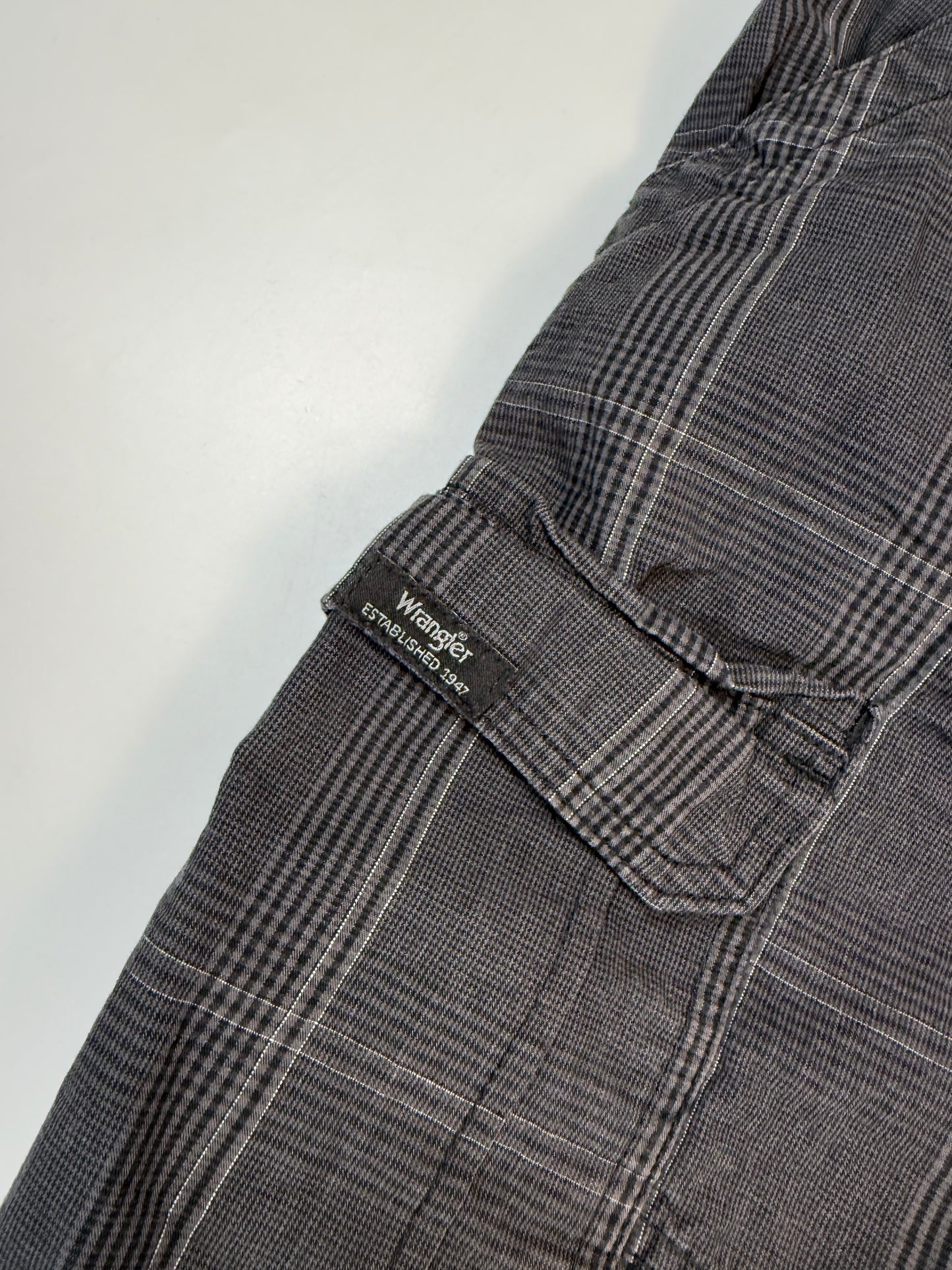 Vintage Wrangler baggy checkered cargo shorts (W40)