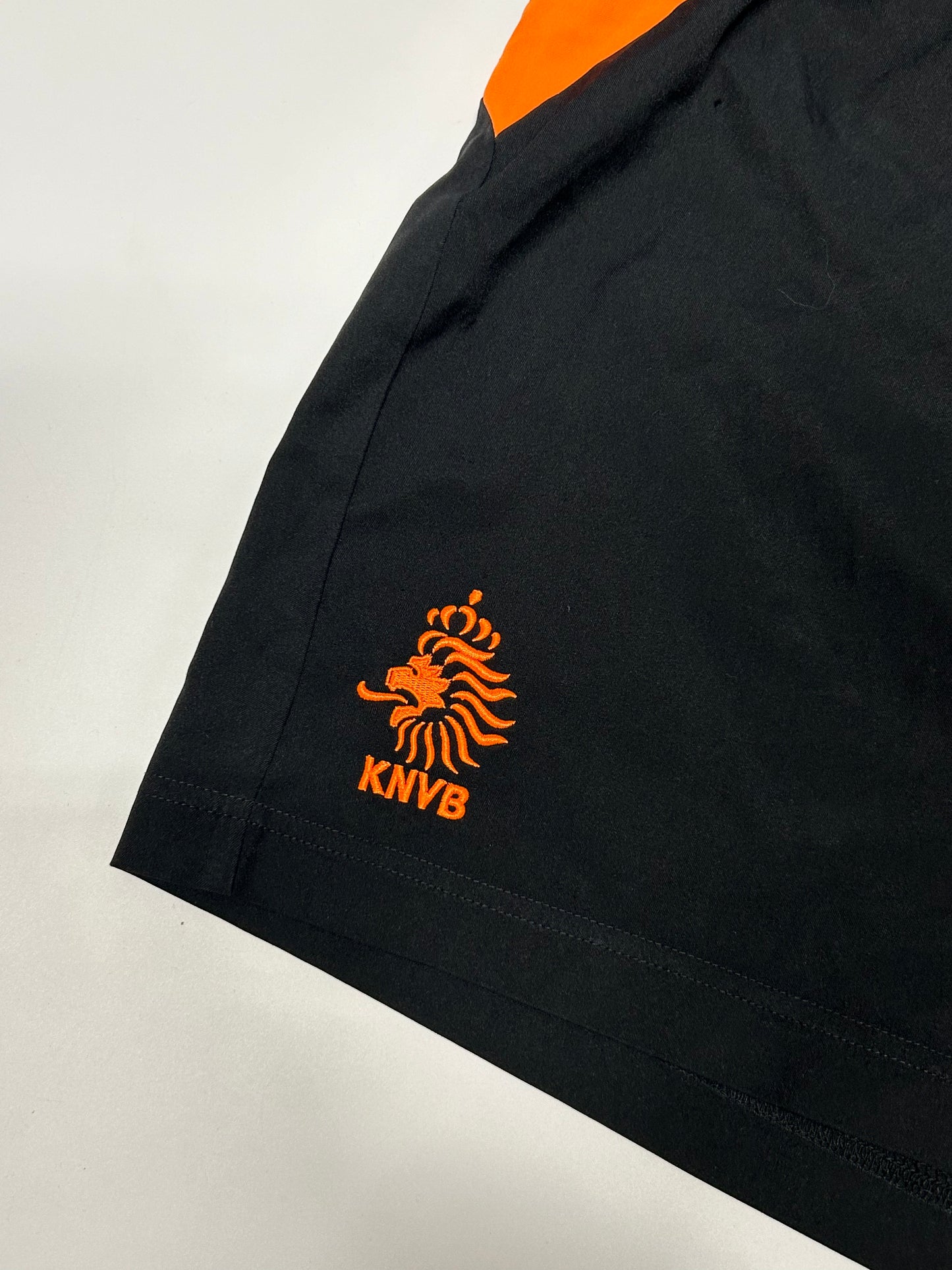 Vintage Netherlands Nike 2002-04 football shorts (XXL)