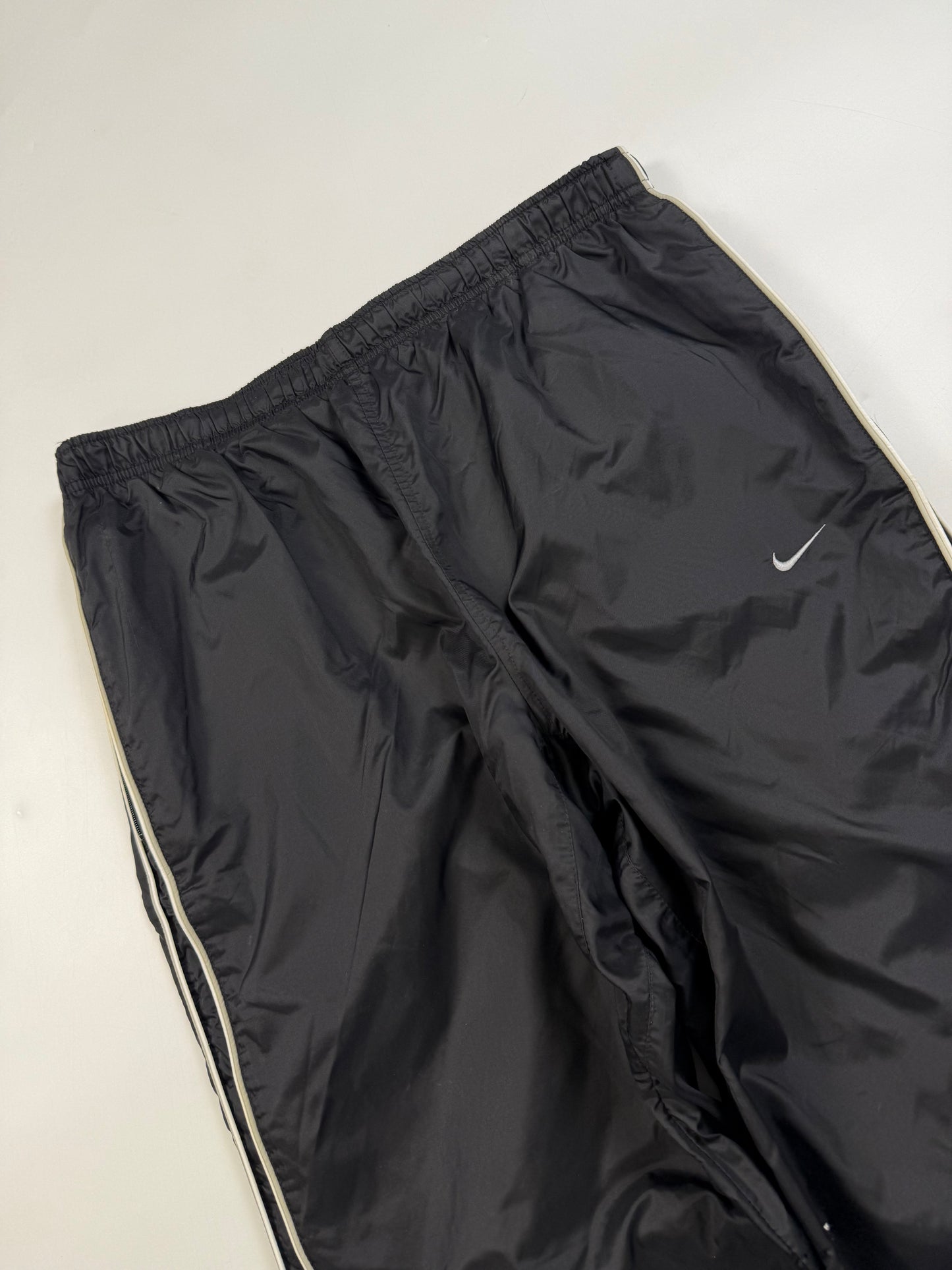 Vintage Nike side stripe baggy track pants (L)