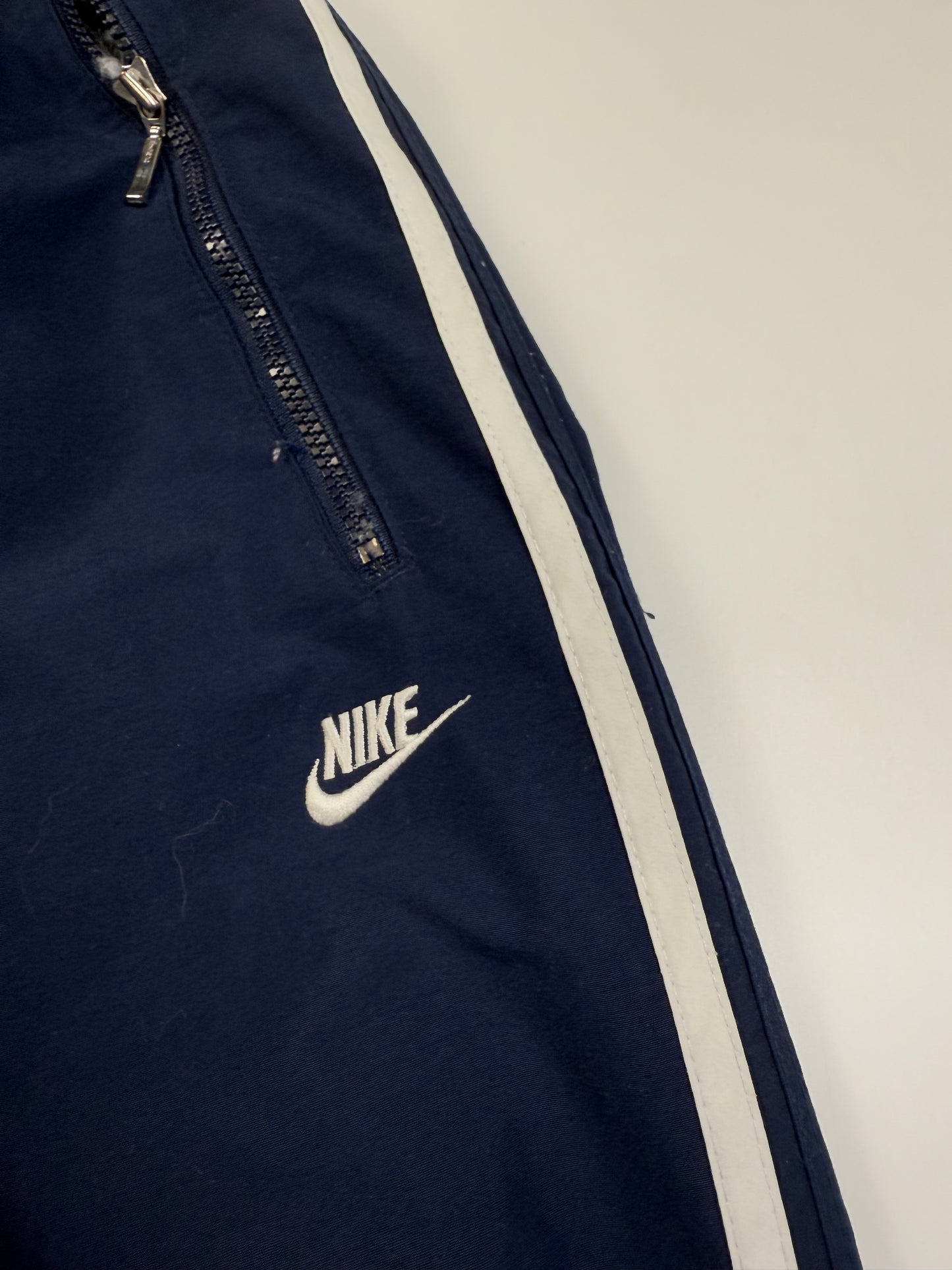 Vintage Nike side stripe track pants (S)