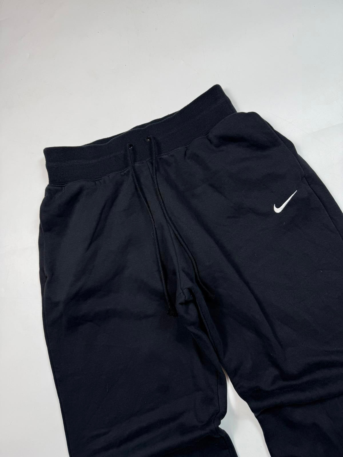 Nike mini swoosh baggy joggers (M)