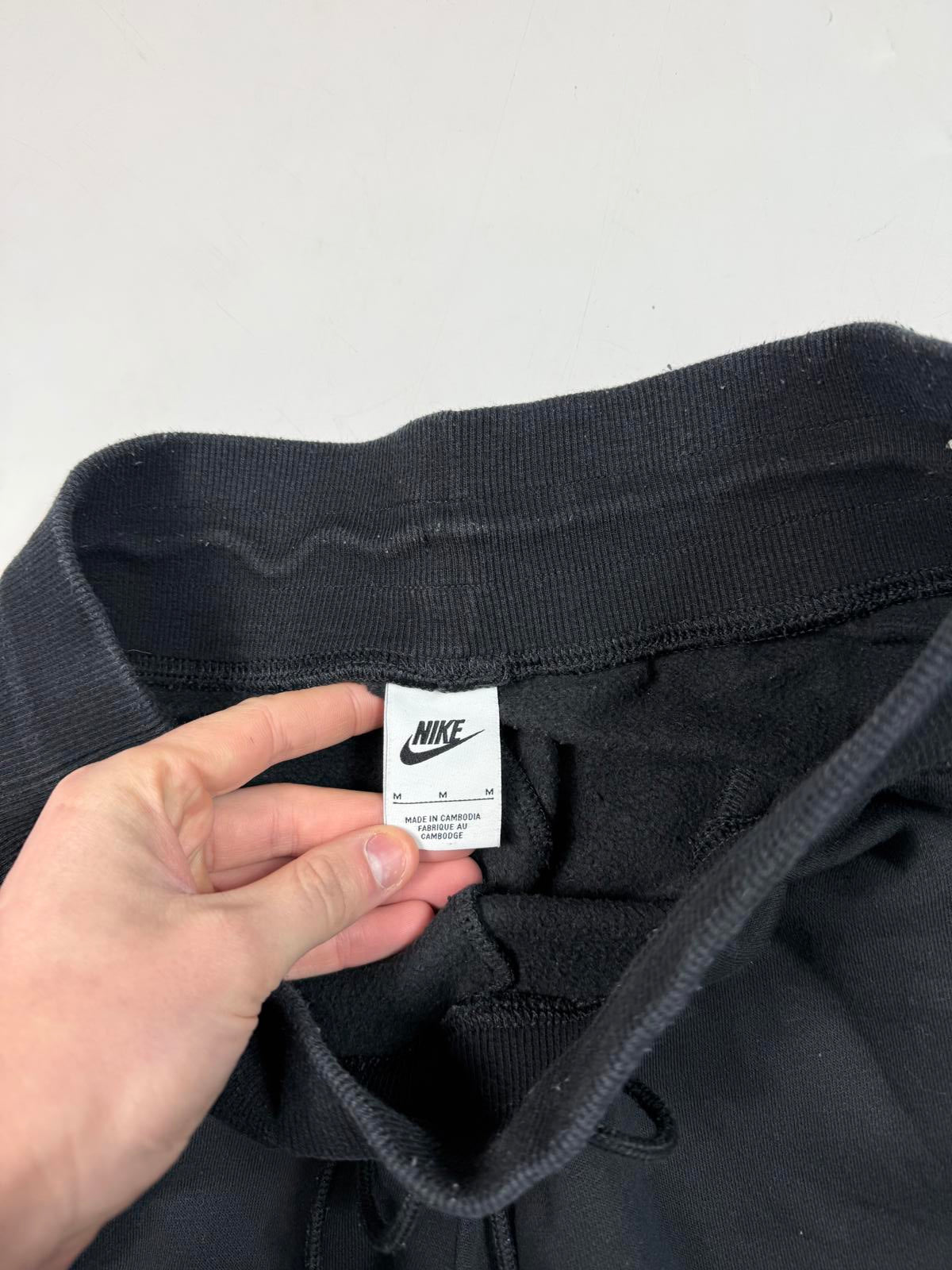 Nike mini swoosh baggy joggers (M)