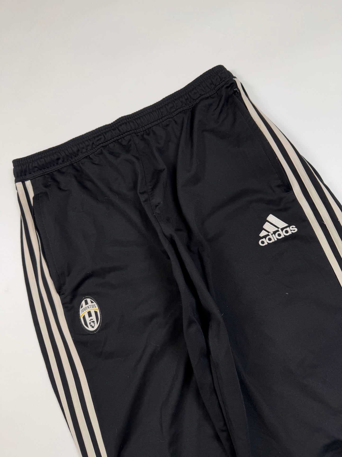 Juventus 2016/17 Adidas track pants (L)