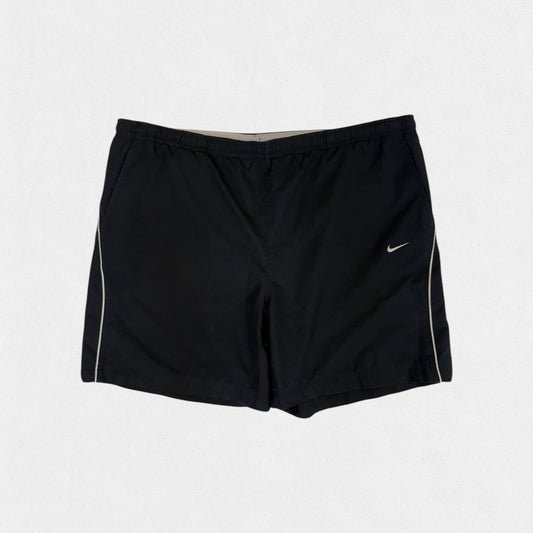 Vintage Nike mini swoosh shorts (XL)