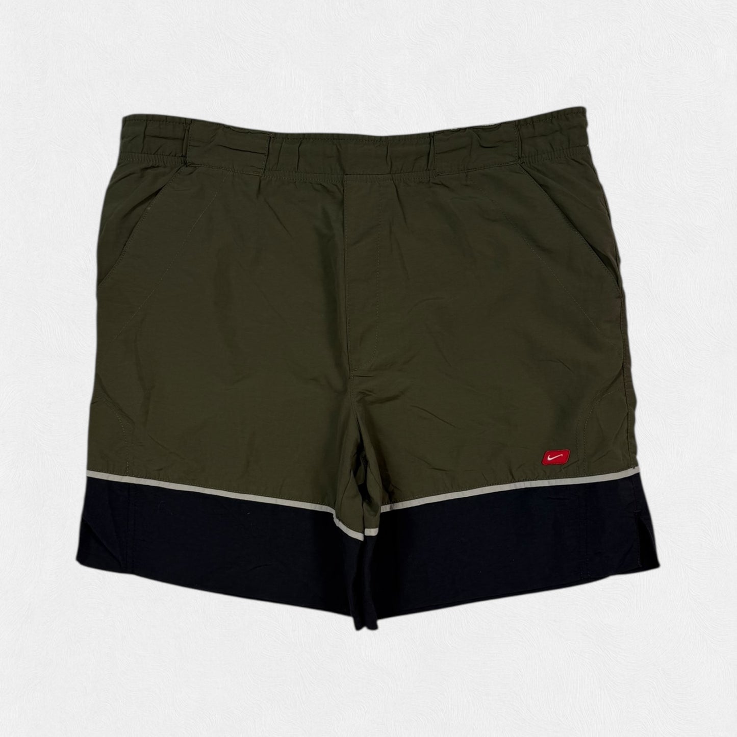 Vintage Nike baggy sport shorts (M)