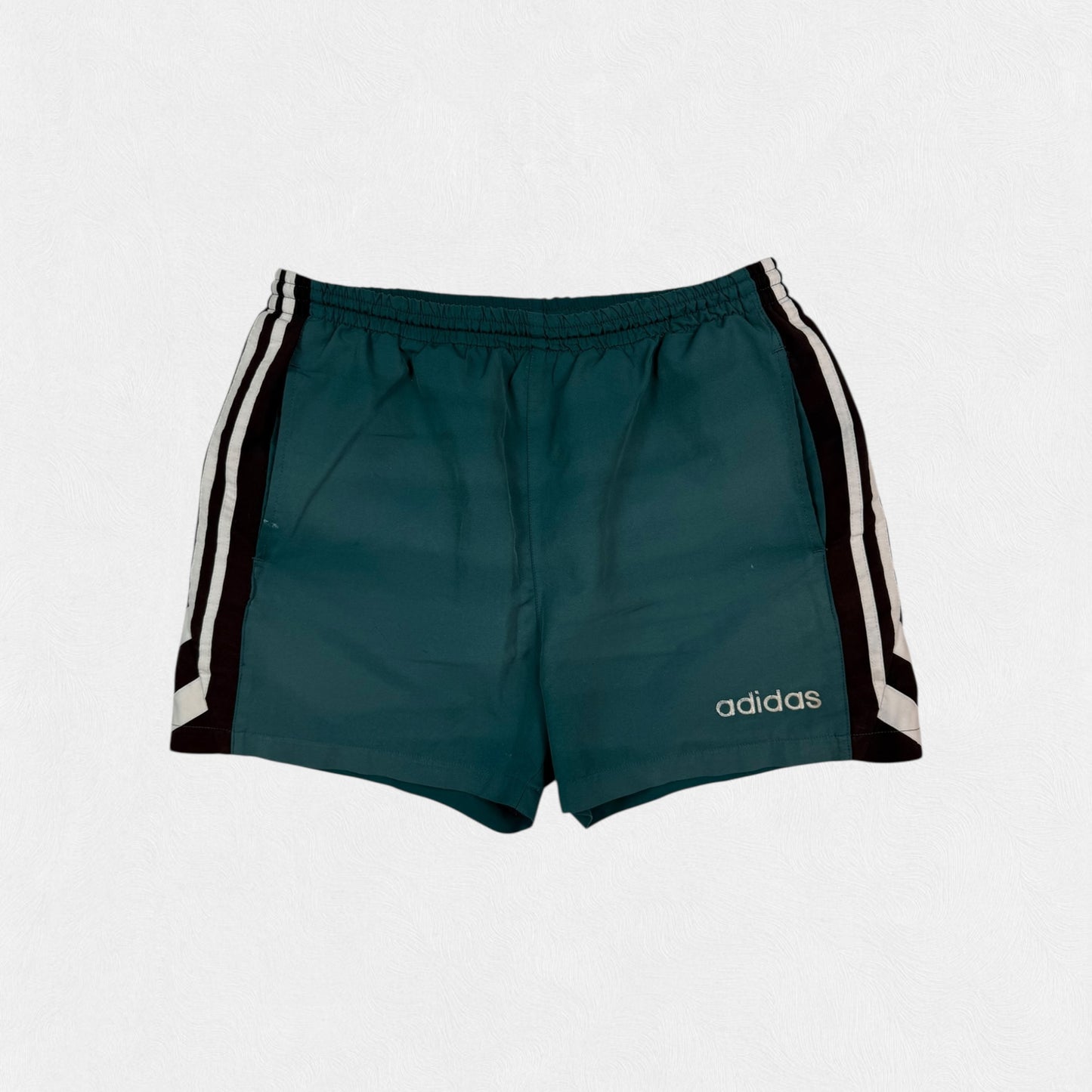 Vintage 90s Adidas sport shorts (M)